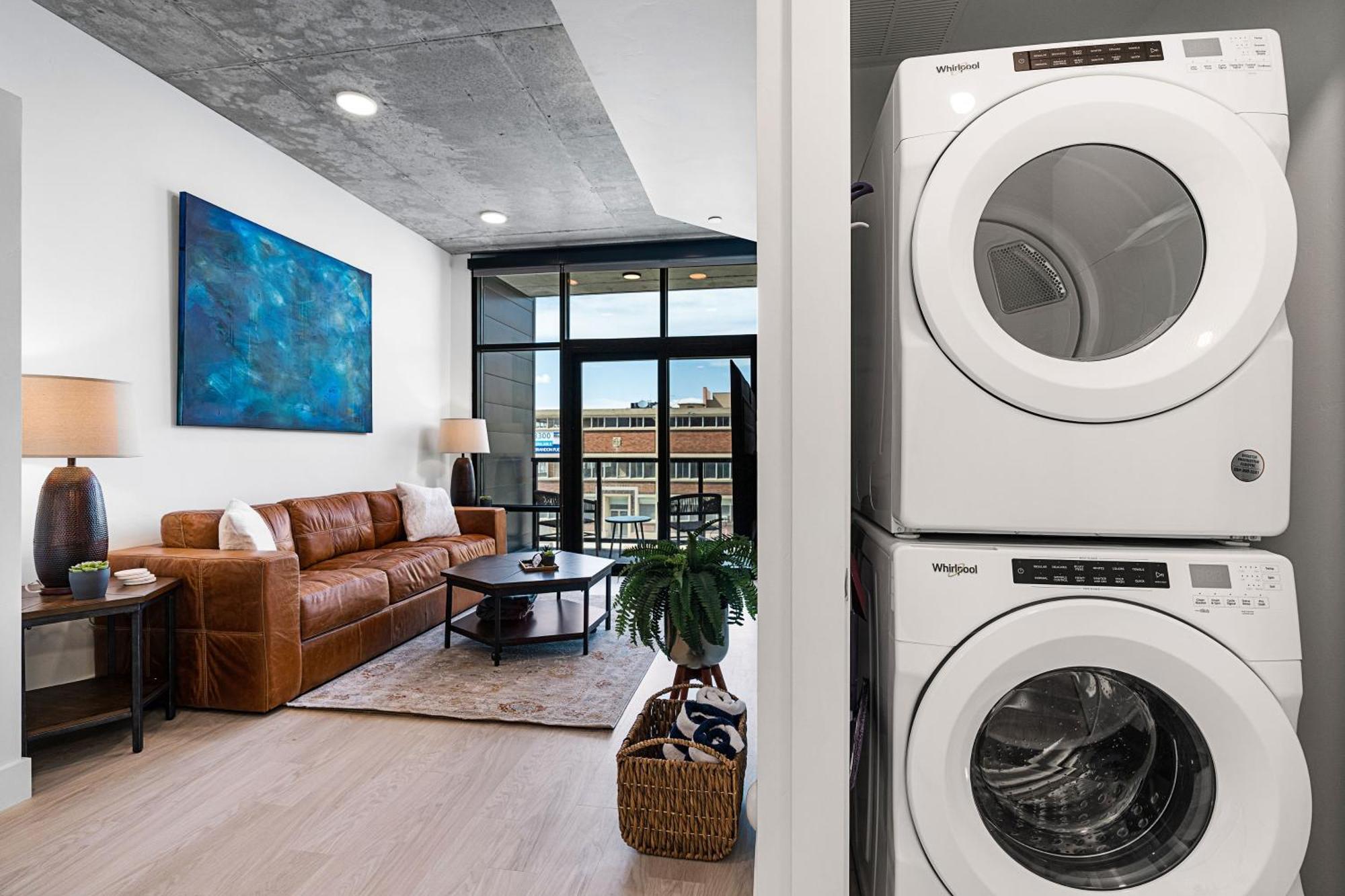 Apartment Downtown Slc Luxury 1bd 1ba - Pool Hottub 24hrgym Salt Lake City