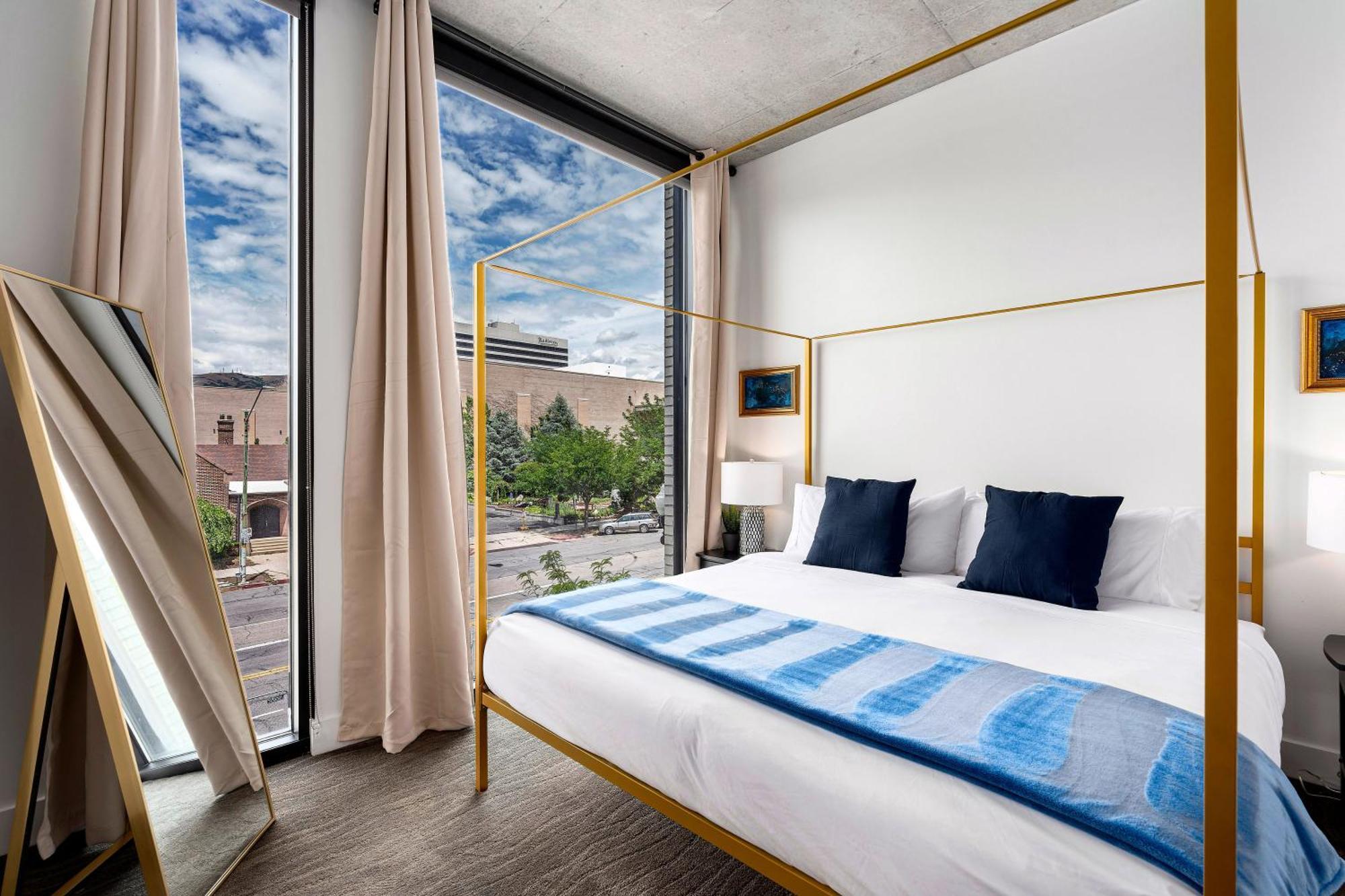 Downtown Slc Luxury 1bd 1ba - Pool Hottub 24hrgym Apartment Salt Lake City