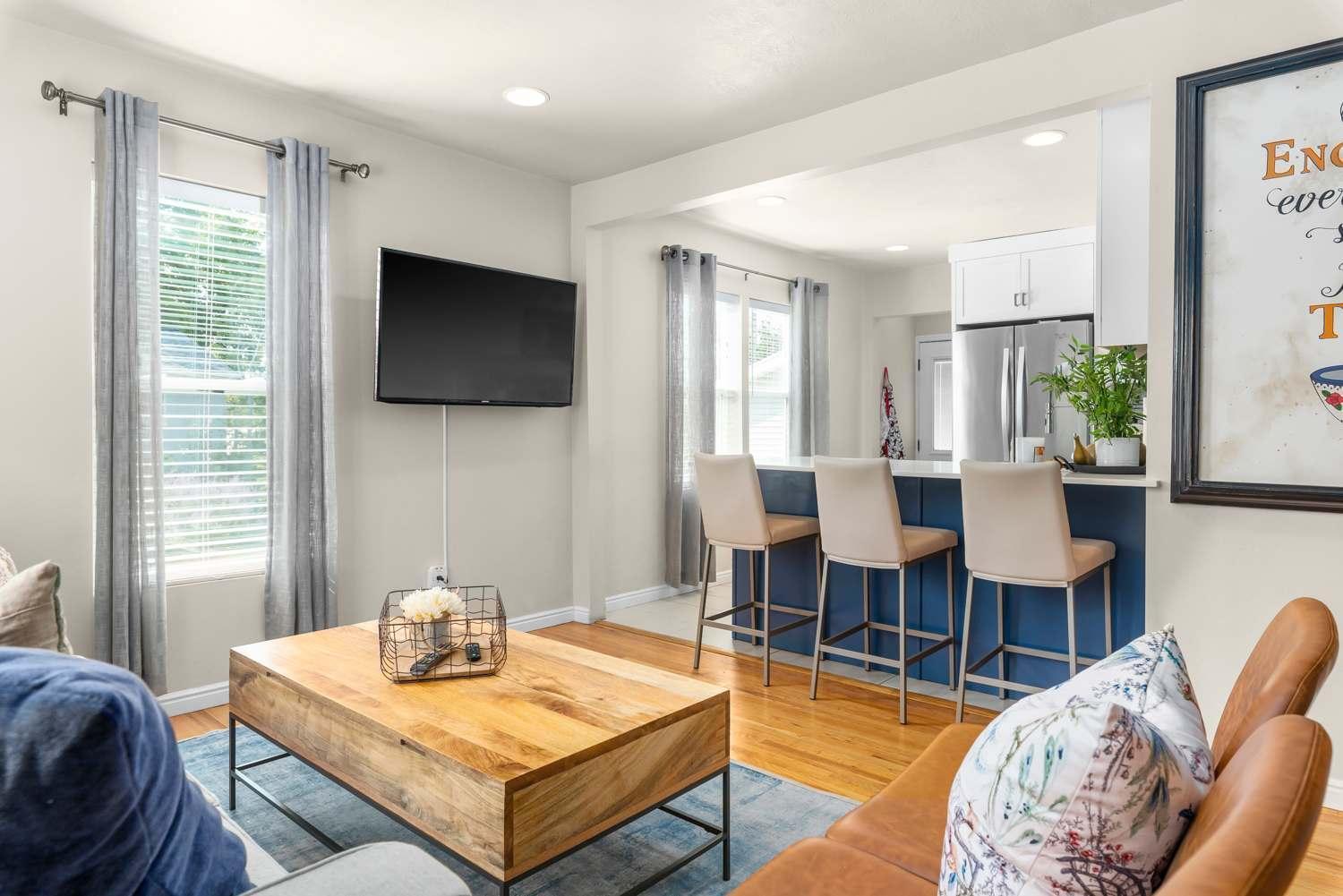 Prime Location With Hot Tub L Midtown