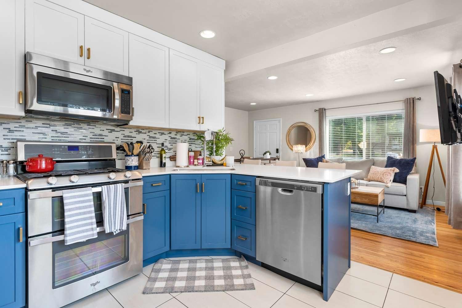 Prime Location With Hot Tub L Midtown Holiday home