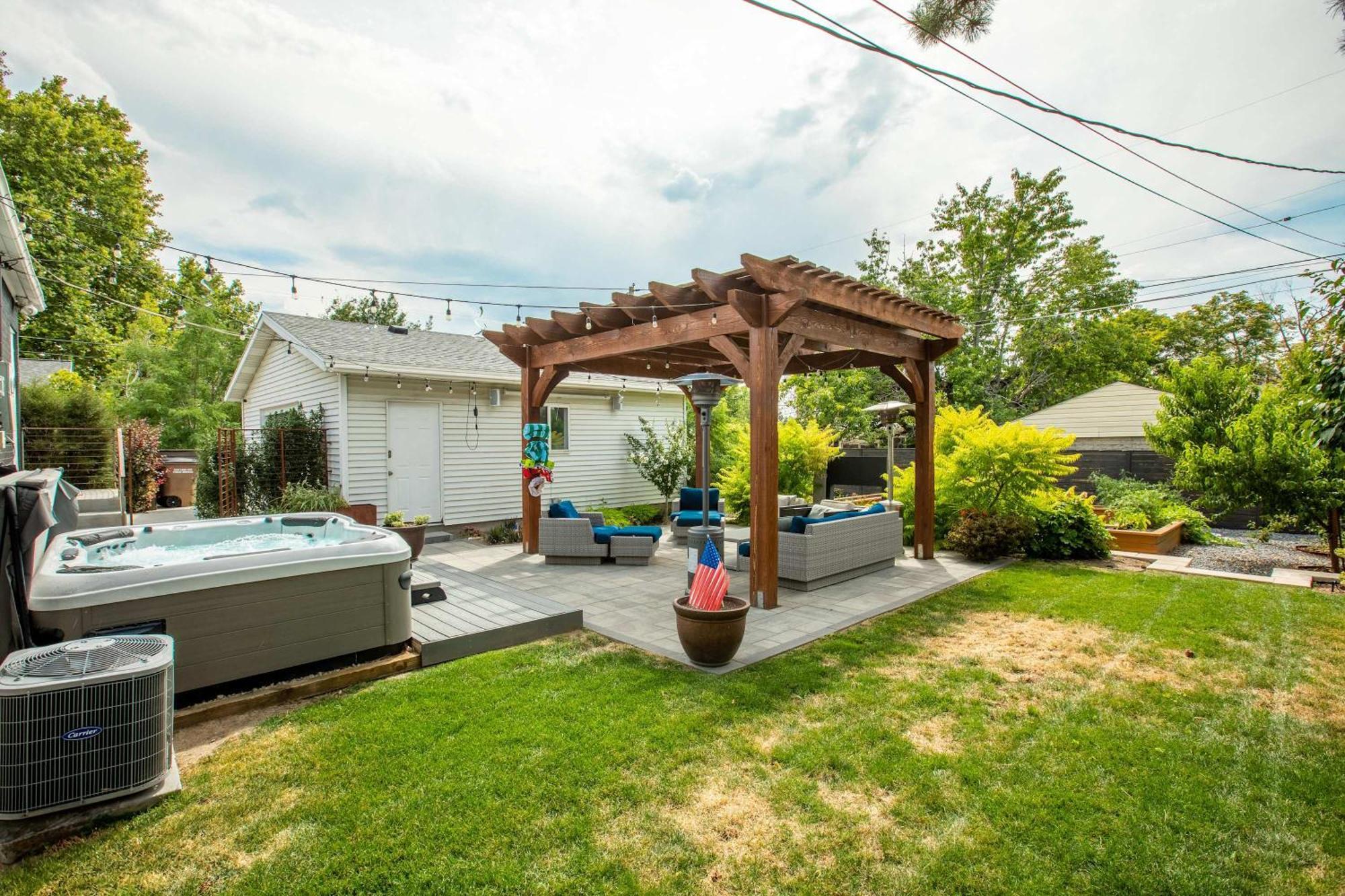Prime Location With Hot Tub L Midtown *