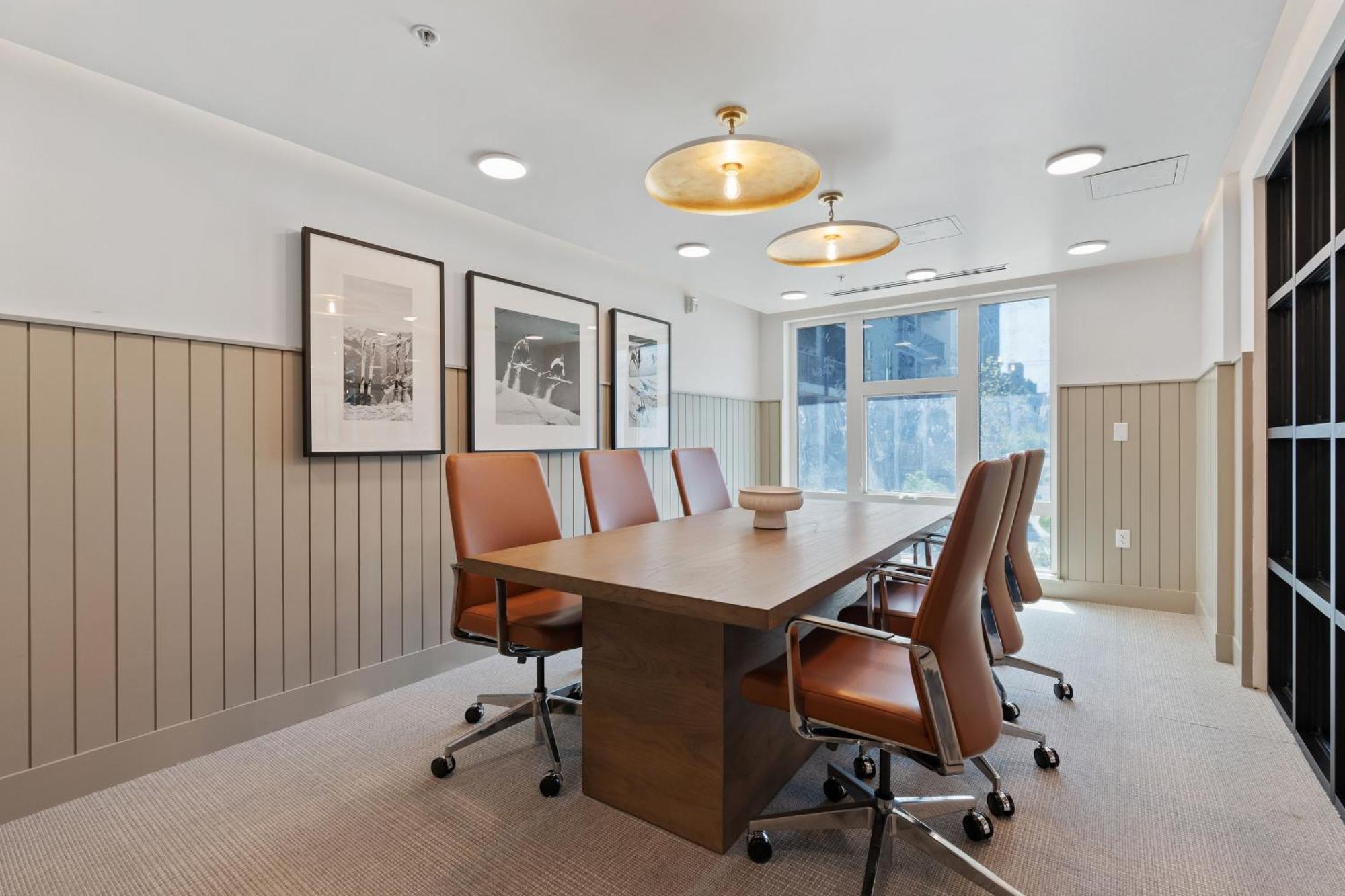 Designer 1br With Pool And Htub Salt Lake City