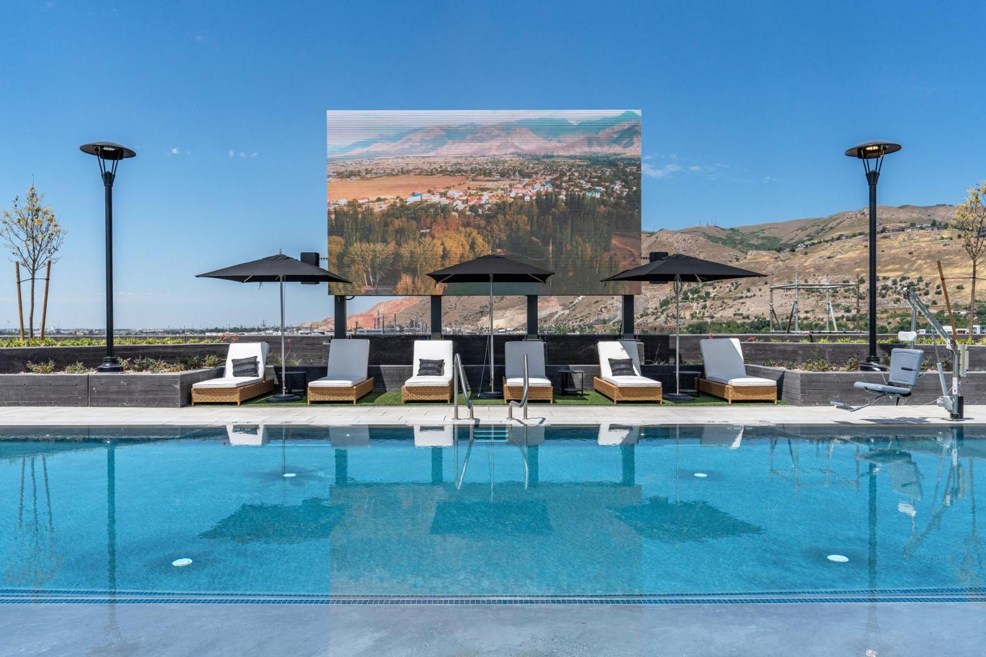 Apartment Designer 1br With Pool And Htub