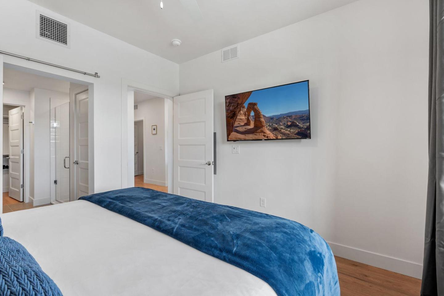 Designer 1br With Pool And Htub Apartment Salt Lake City