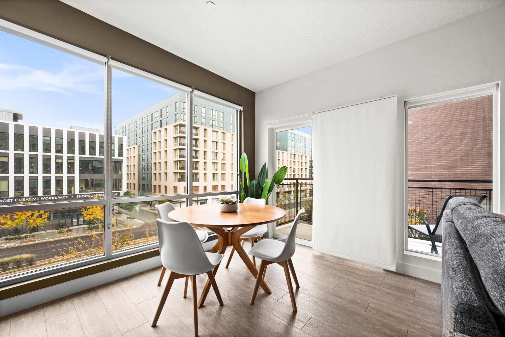 Luxury Slc With Stunning Views Apartment
