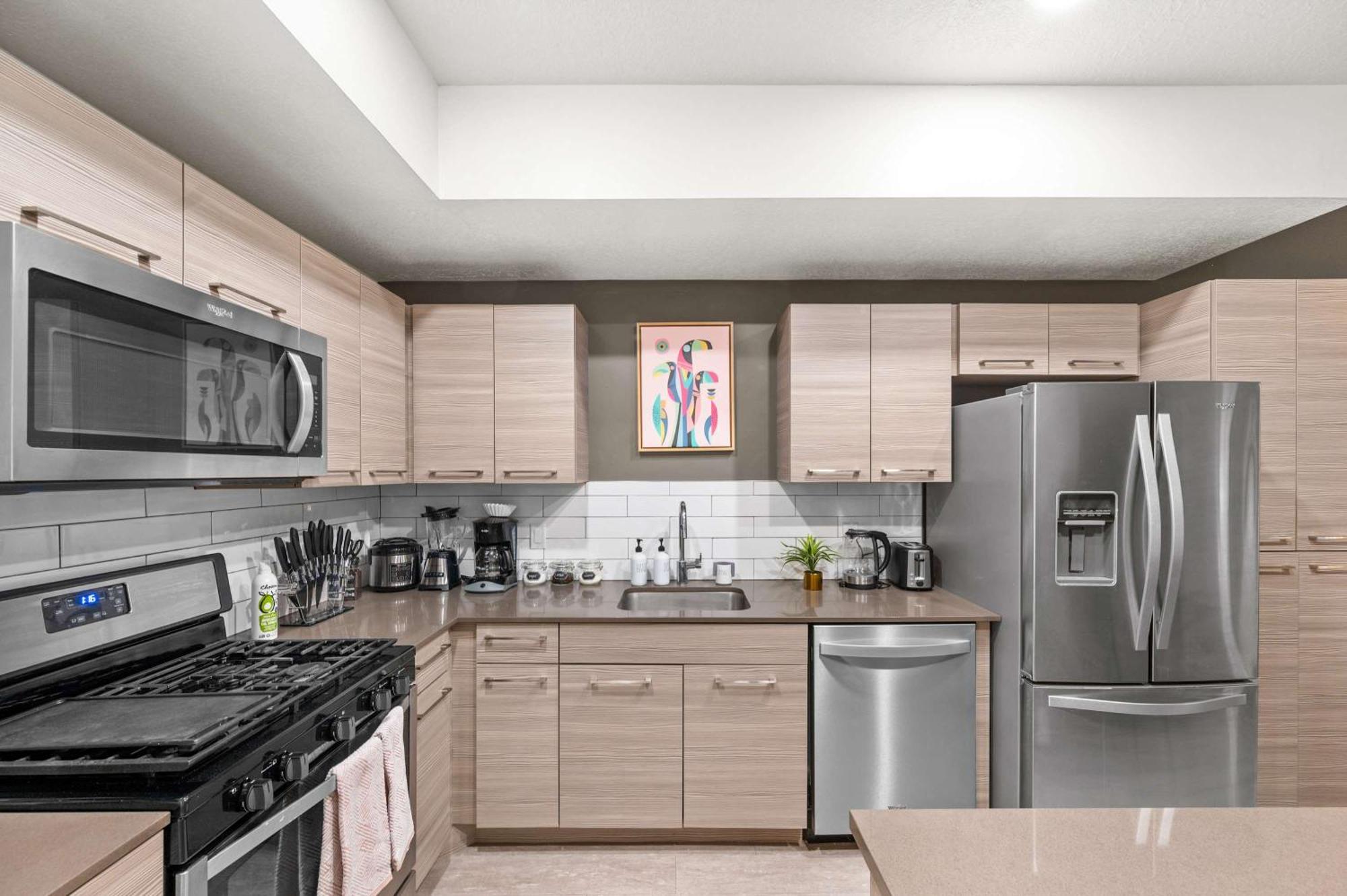 Scenic Slc W Pool & Gym Apartment