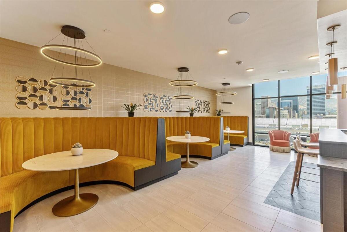 Apartamento Center - 10th Floor - Rooftop Pool - Hot Tub Salt Lake City