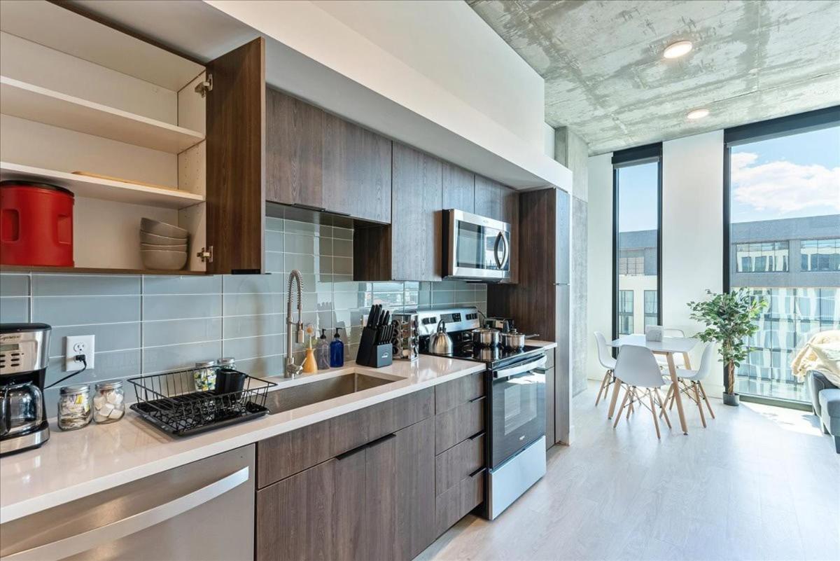 Center - 10th Floor - Rooftop Pool - Hot Tub Salt Lake City