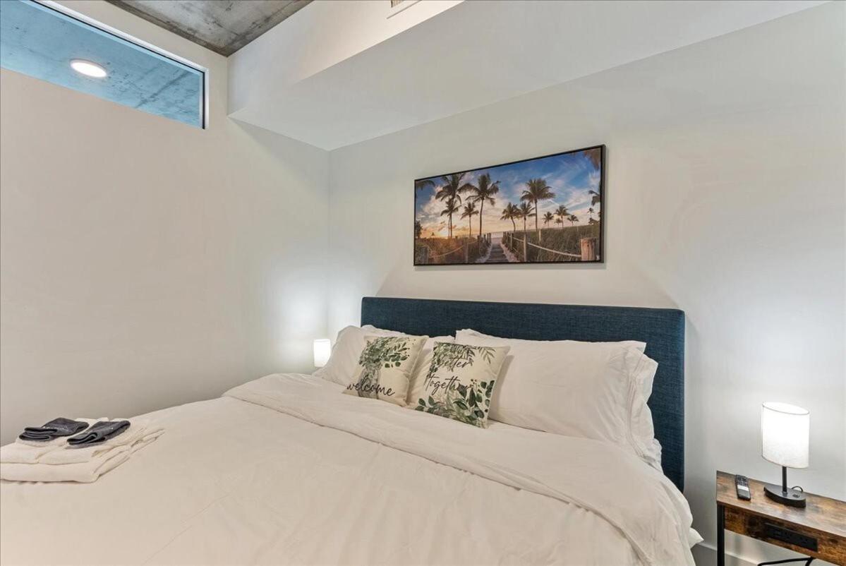Downtown Lux Bldg - Rooftop Pool-hottub - King Bed Apartment Salt Lake City