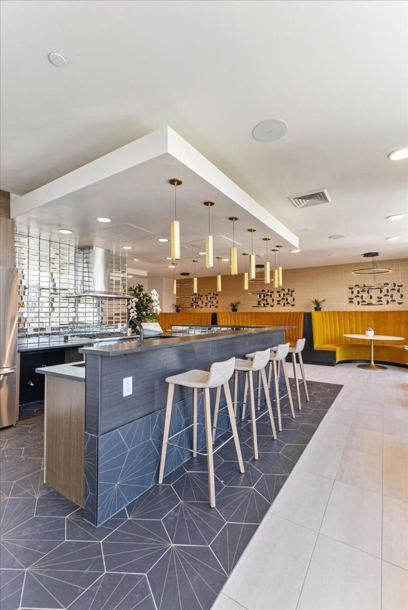 Apartment Downtown Slc - Rooftop Hot Tub-pool - Pets Allowed Salt Lake City