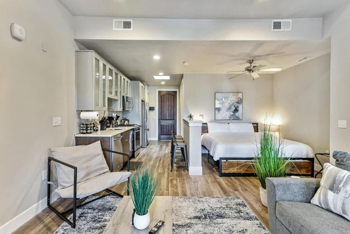 Apartment Delta And Salt Palace King Bed Gym Golf Simulator