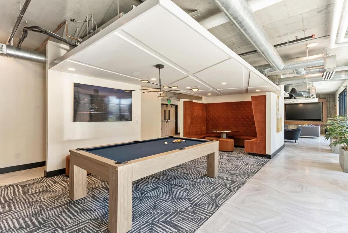 Rooftop Hot Tub And Pool King Bed Dt Slc Parking Apartment Salt Lake City