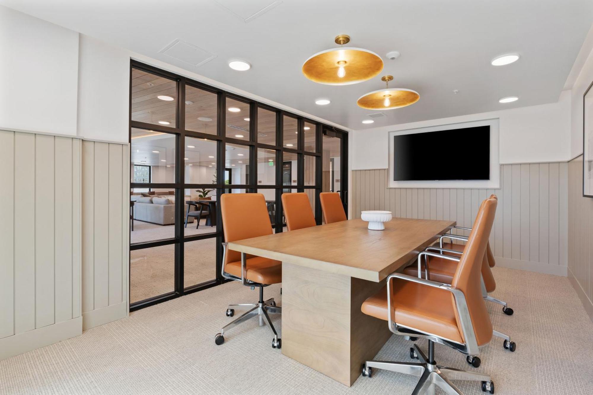 Apartment Floor - Views And Amenities