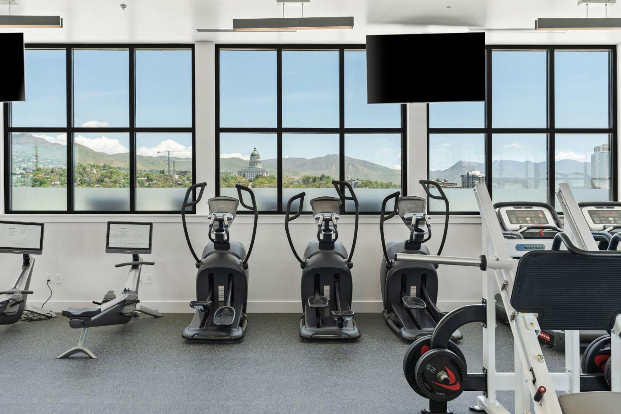 Apartment Floor - Views And Amenities
