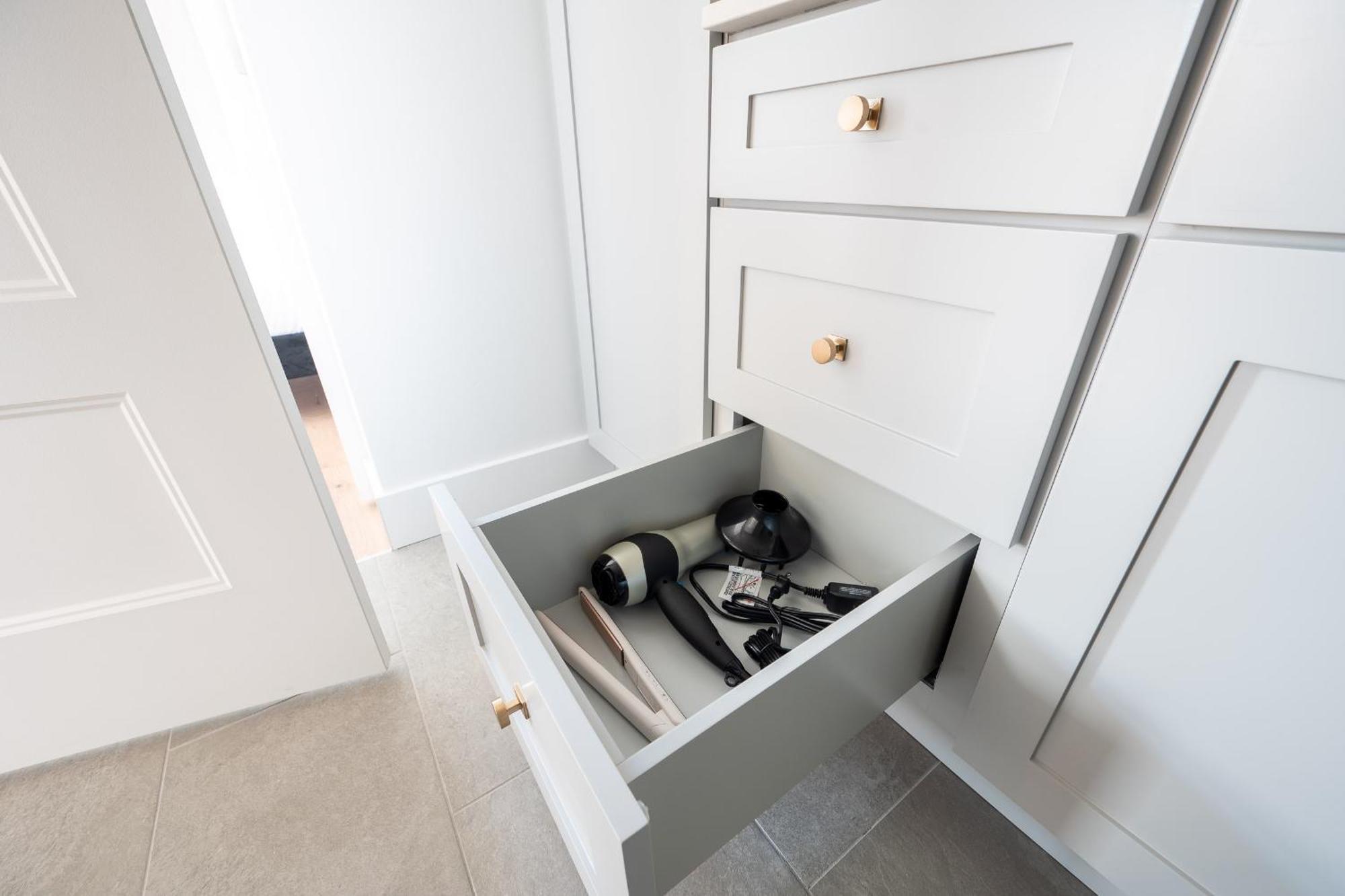 Floor - Views And Amenities