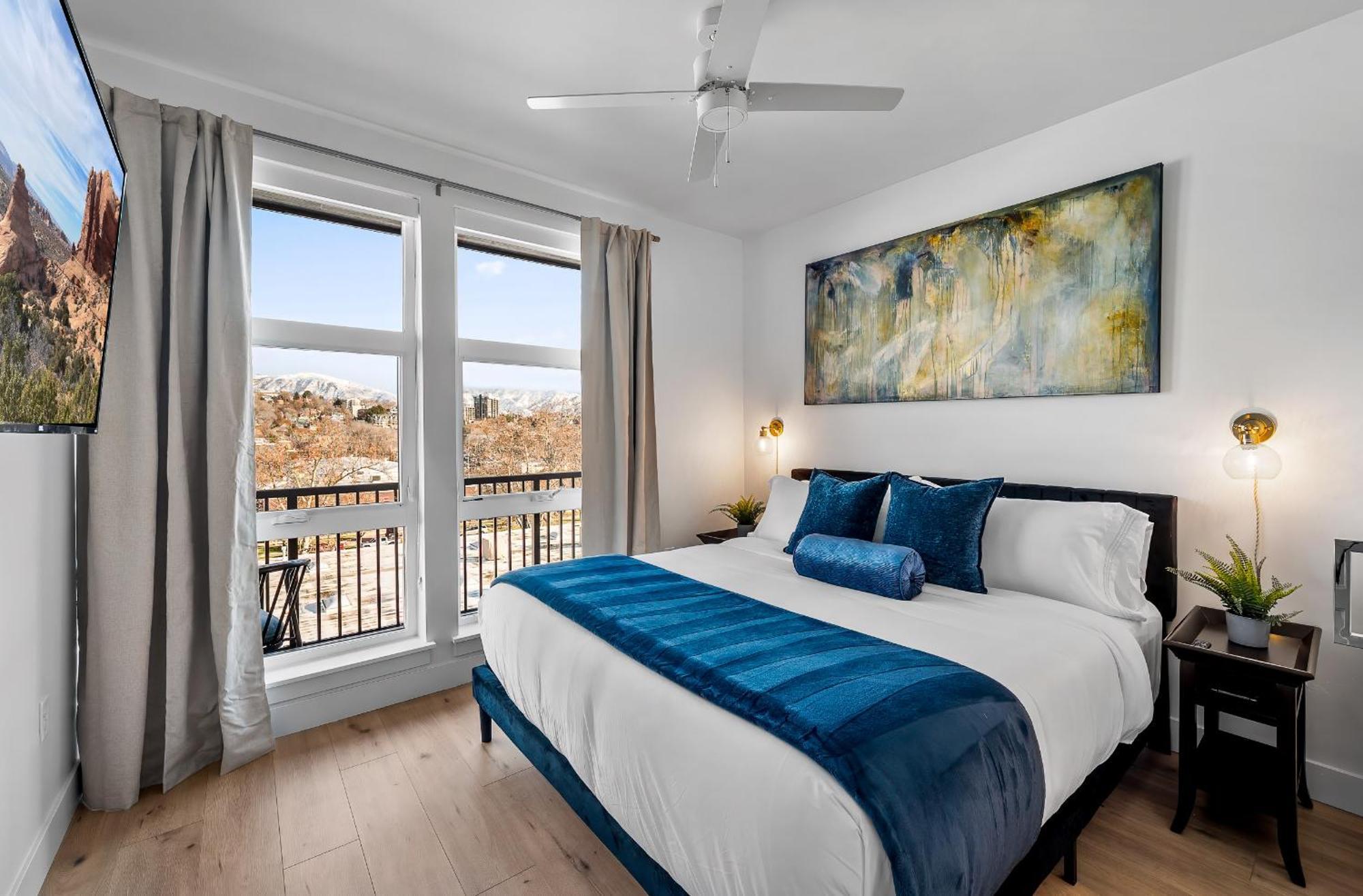 Floor - Views And Amenities *
