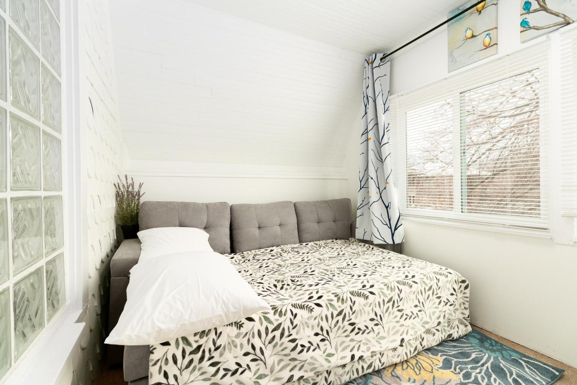 Apartment Beehive By Cloud Dream Homes