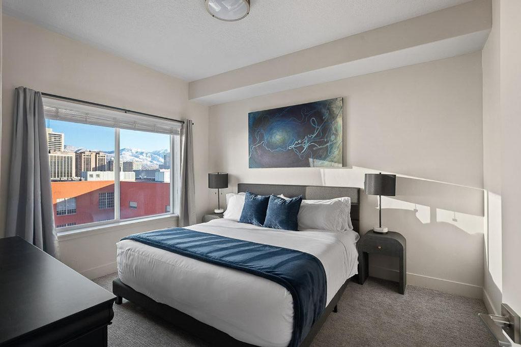 Convention Ctr - Stylish 2bd,2ba With Pool,gym And Hot Tub Apartment