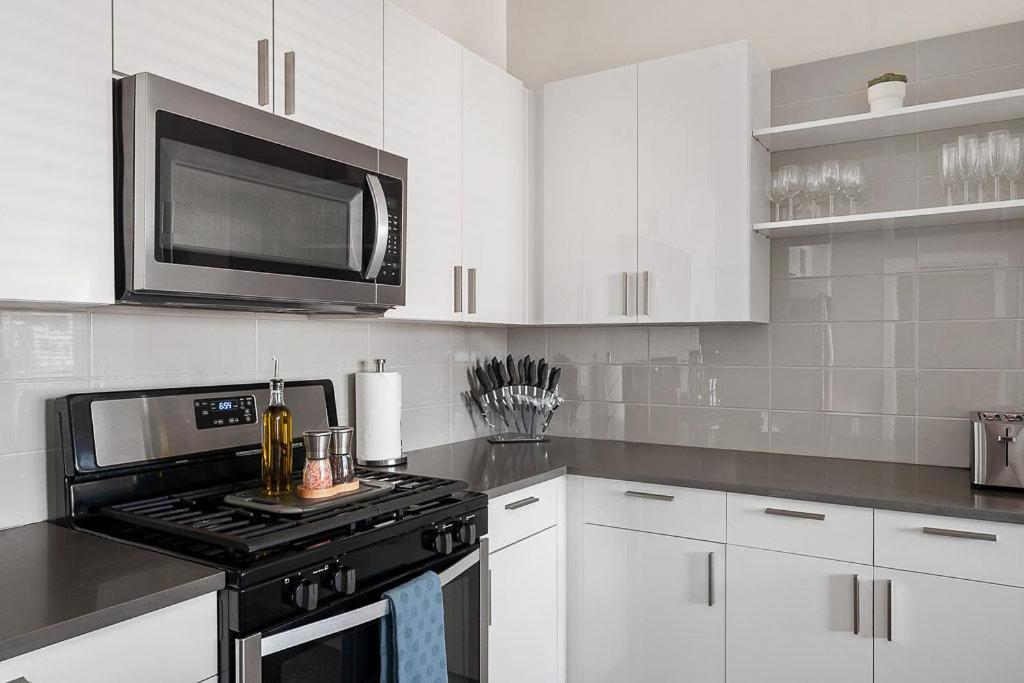 Apartment Convention Ctr - Stylish 2bd,2ba With Pool,gym And Hot Tub *