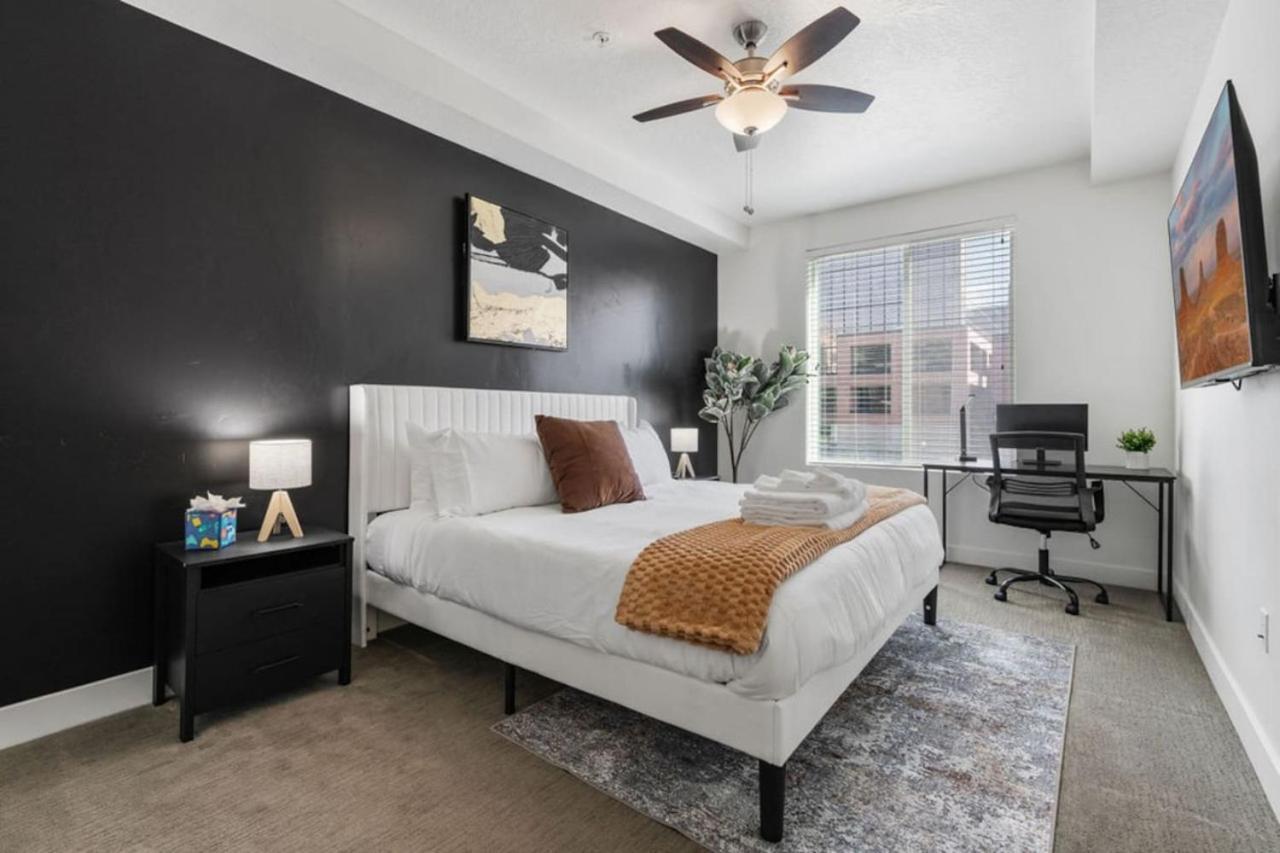 Cozy 1br W Parking, Near Temple Sq & Delta Ctr * Salt Lake City
