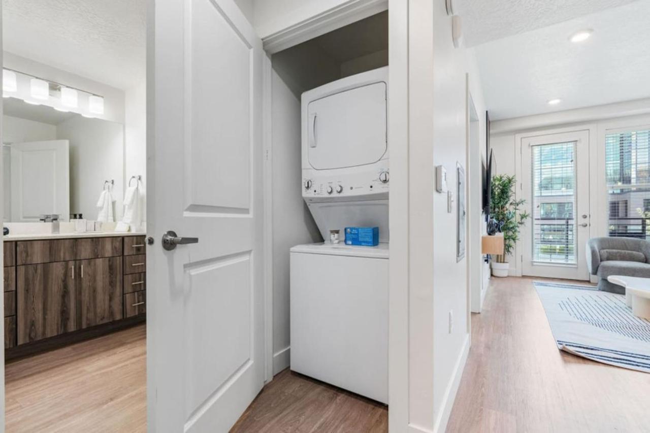 Cozy 1br W Parking, Near Temple Sq & Delta Ctr Apartment