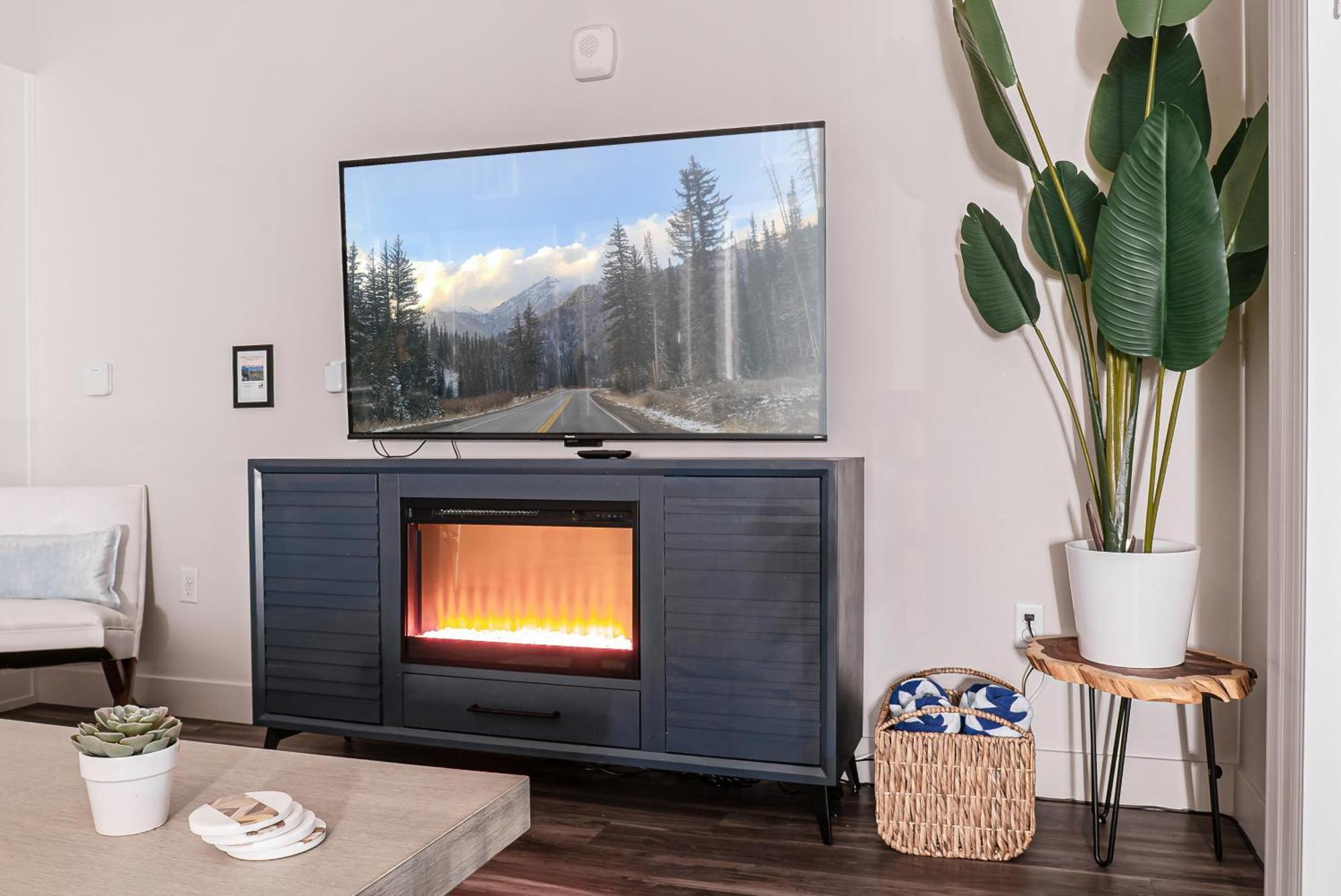Expansive Views - 1bd 1ba Hot Tub, Pool, Convention Centre Apartment Salt Lake City