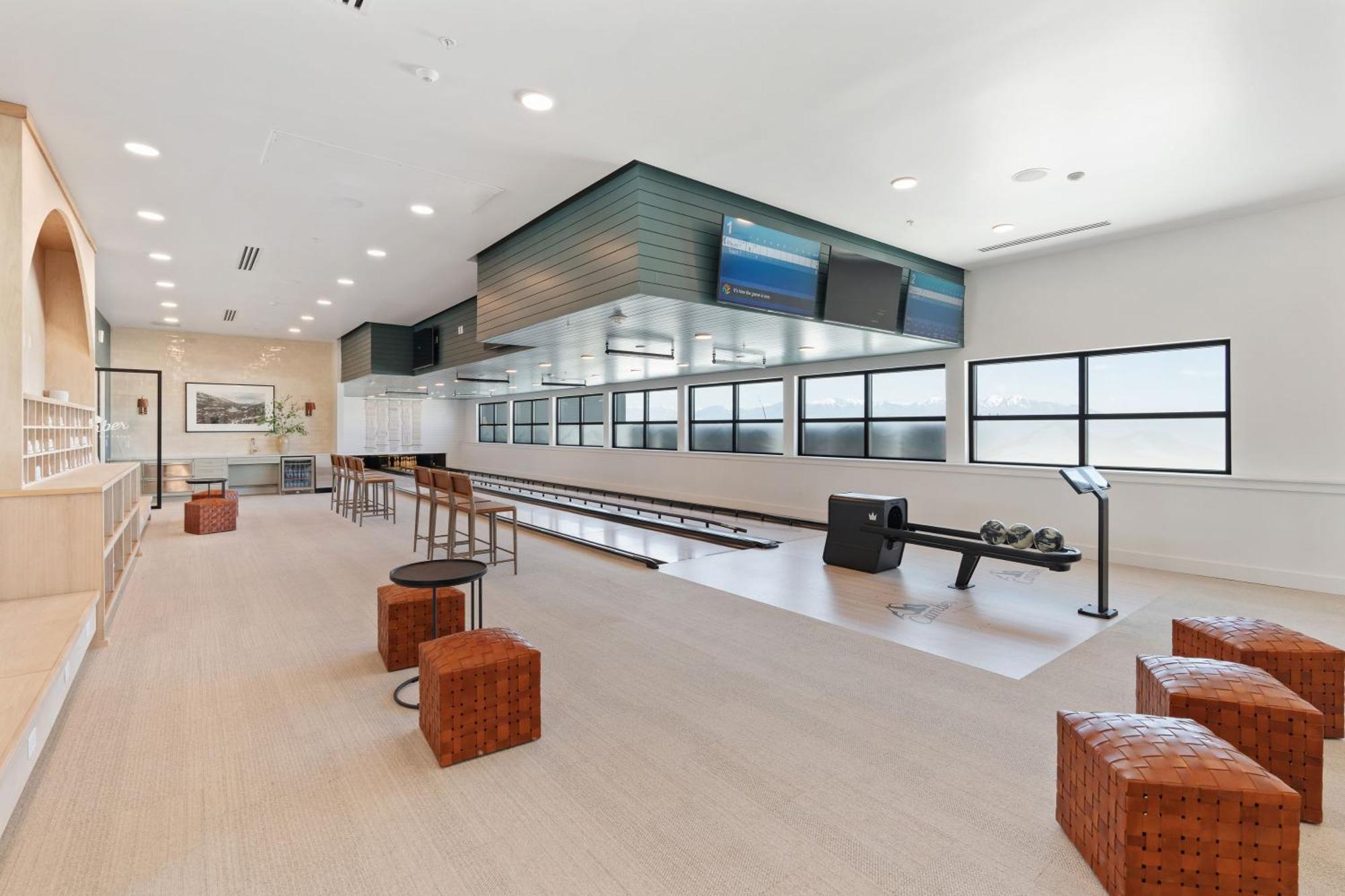 Floor Deluxe 1br Pool,gym,htub,bowling And