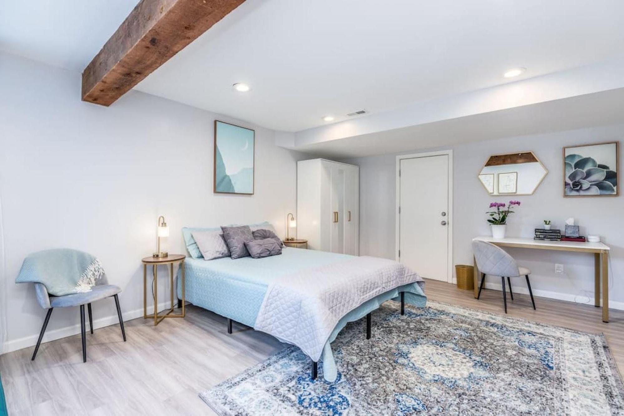 Private Pet Friendly Avenues Of Downtown *