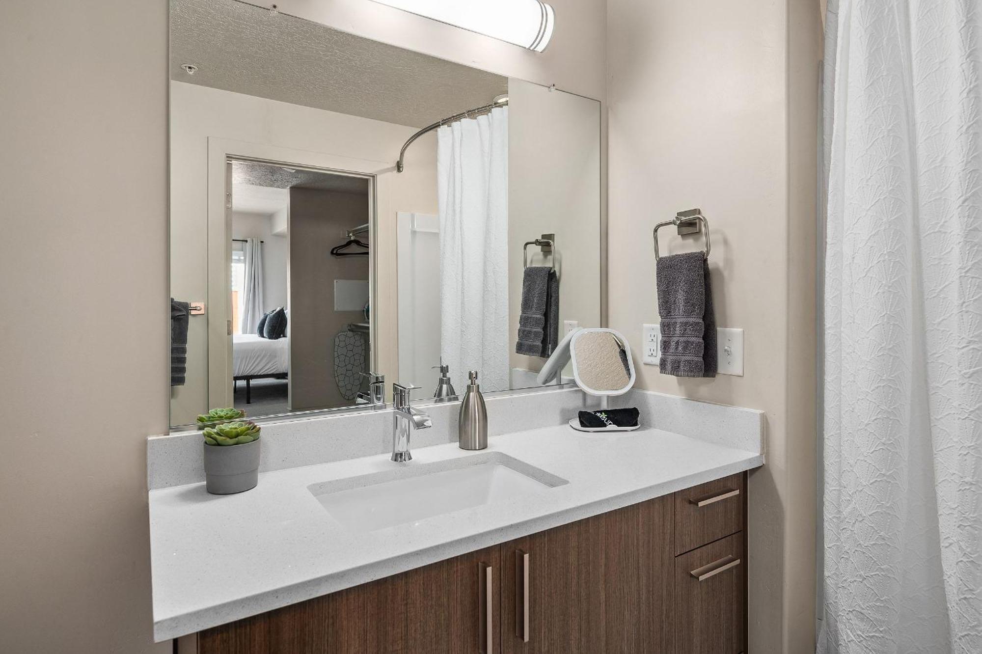 Stunning 1bd Pool, Htub, Gym Near Convention Centre Salt Lake City