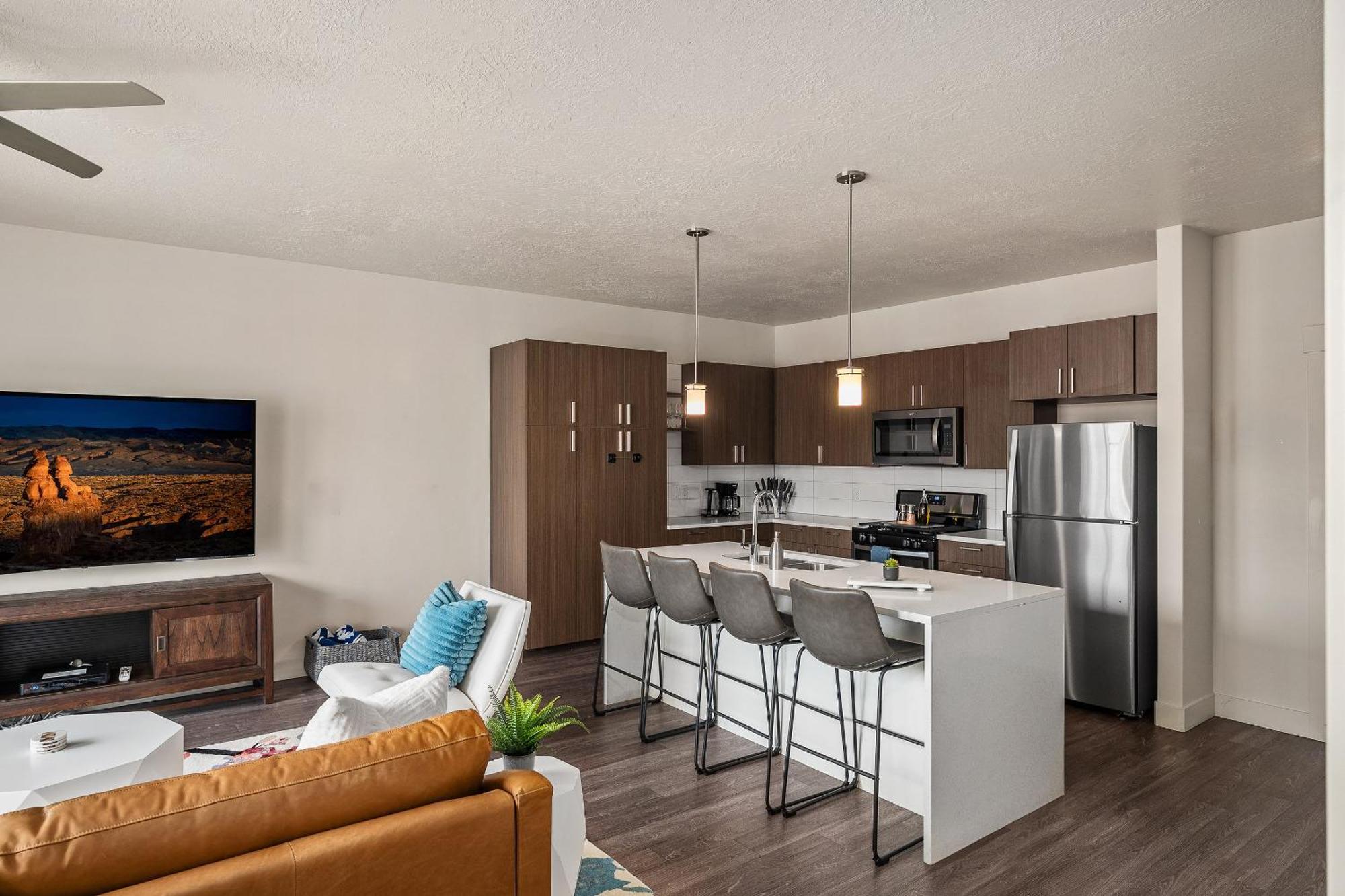 Apartment Stunning 1bd Pool, Htub, Gym Near Convention Centre