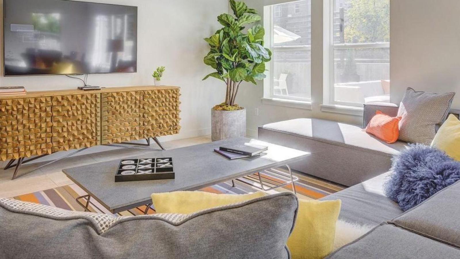 Landing At Via - 1 Bedroom In Downtown South Salt Apartment