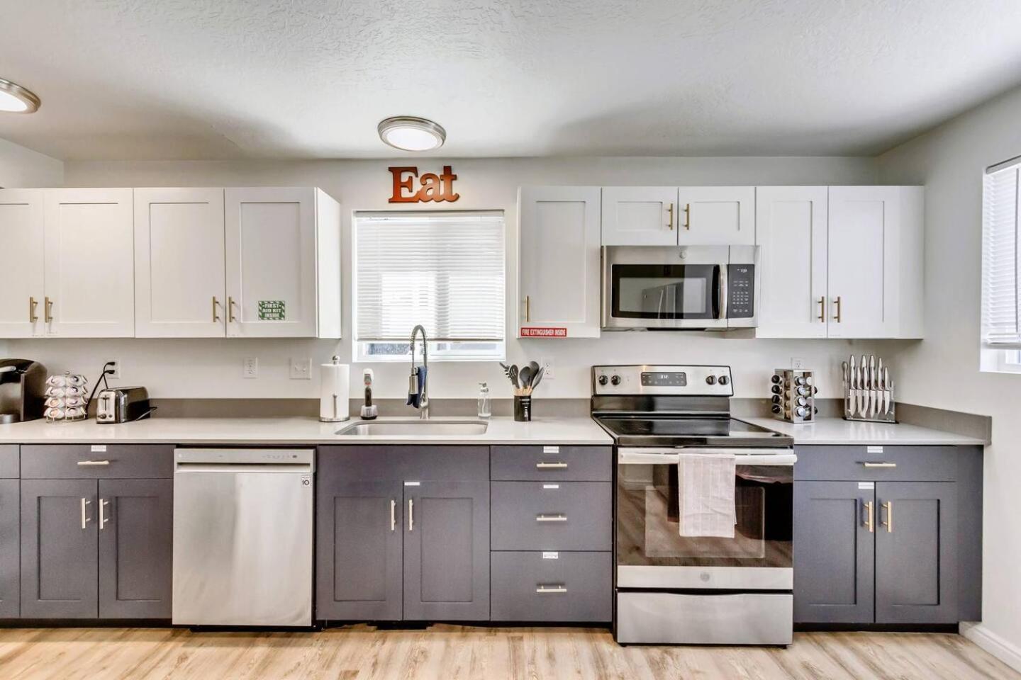Convenient 2br W Covered Parking Slc Apartment