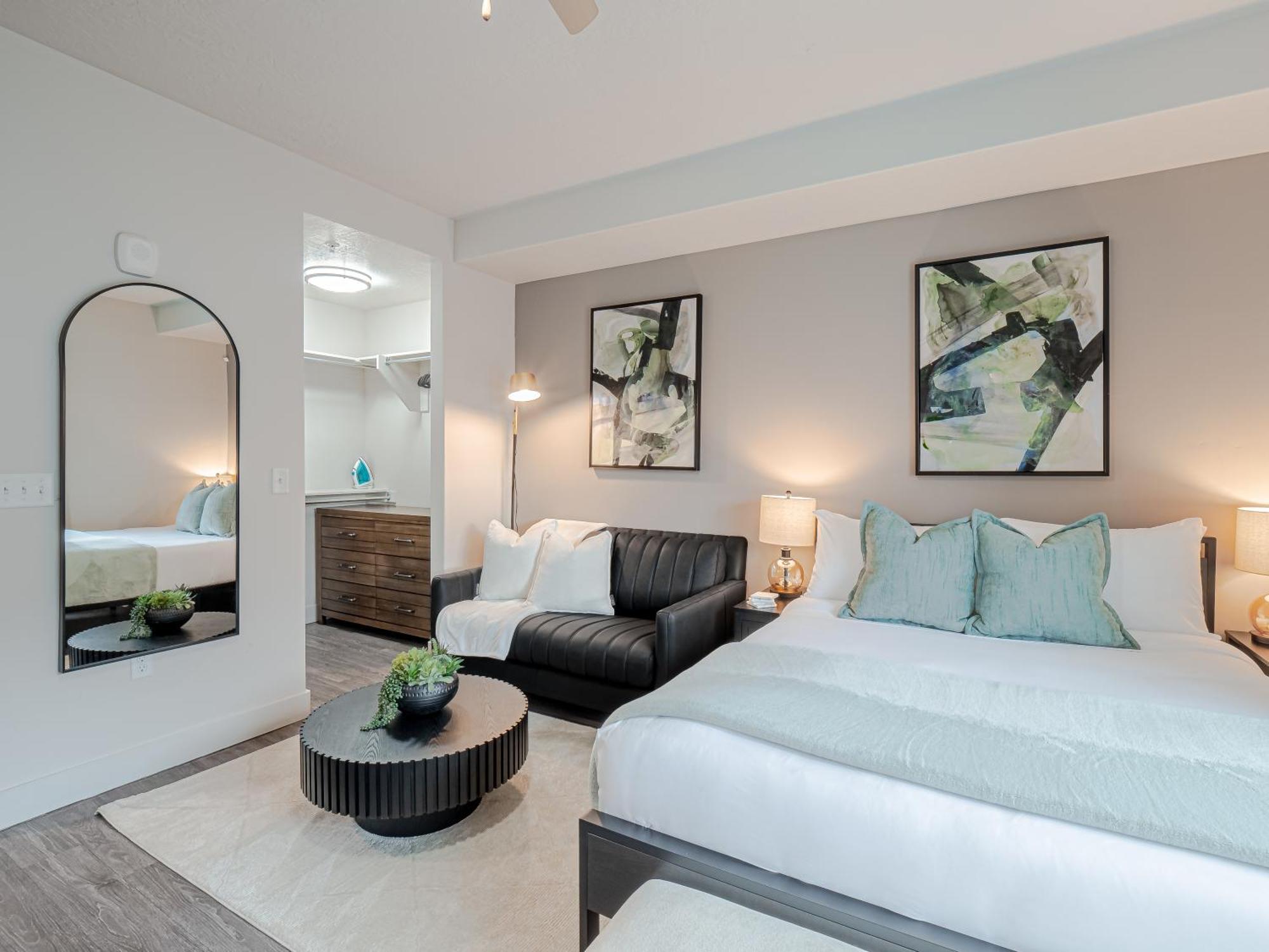 Convention Ctr Studio-designer-spa,pool,gym,parking * Salt Lake City