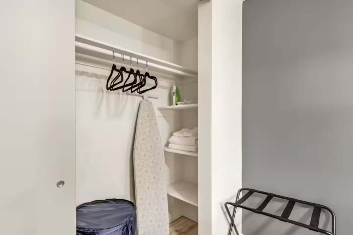 Charming 2br Close To Slc Apartment