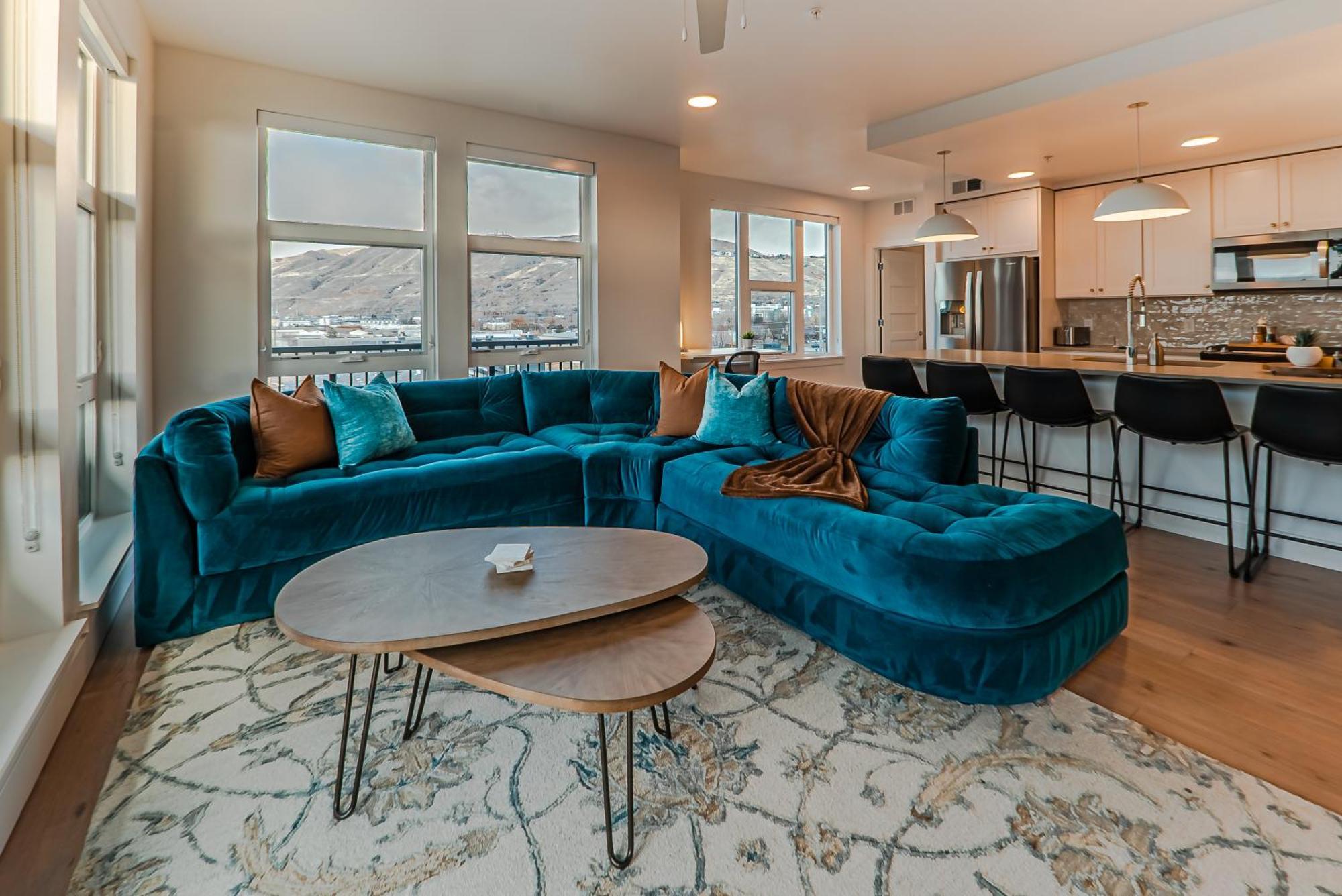 Designer New 2bd 2ba Pool,htub,gym,bowling *