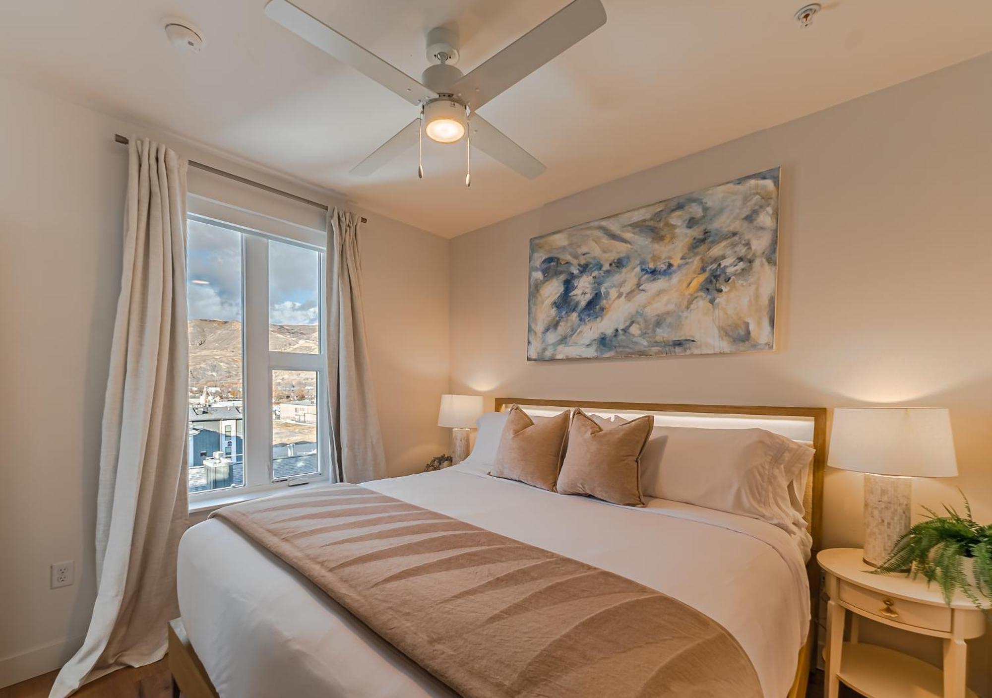 Designer New 2bd 2ba Pool,htub,gym,bowling * Salt Lake City
