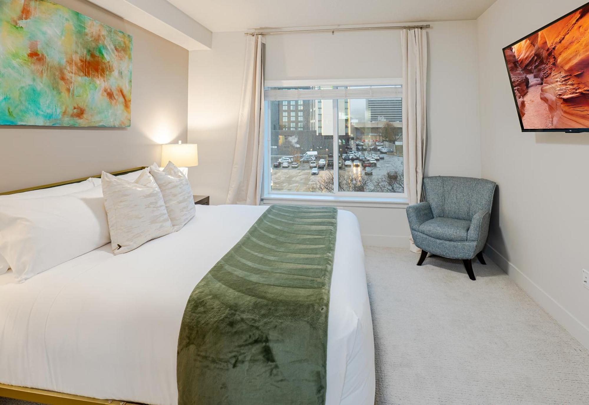 Apartment Convention Ctr Bespoke Beauty - 2bd Pool,gym,hot Tub,pkg