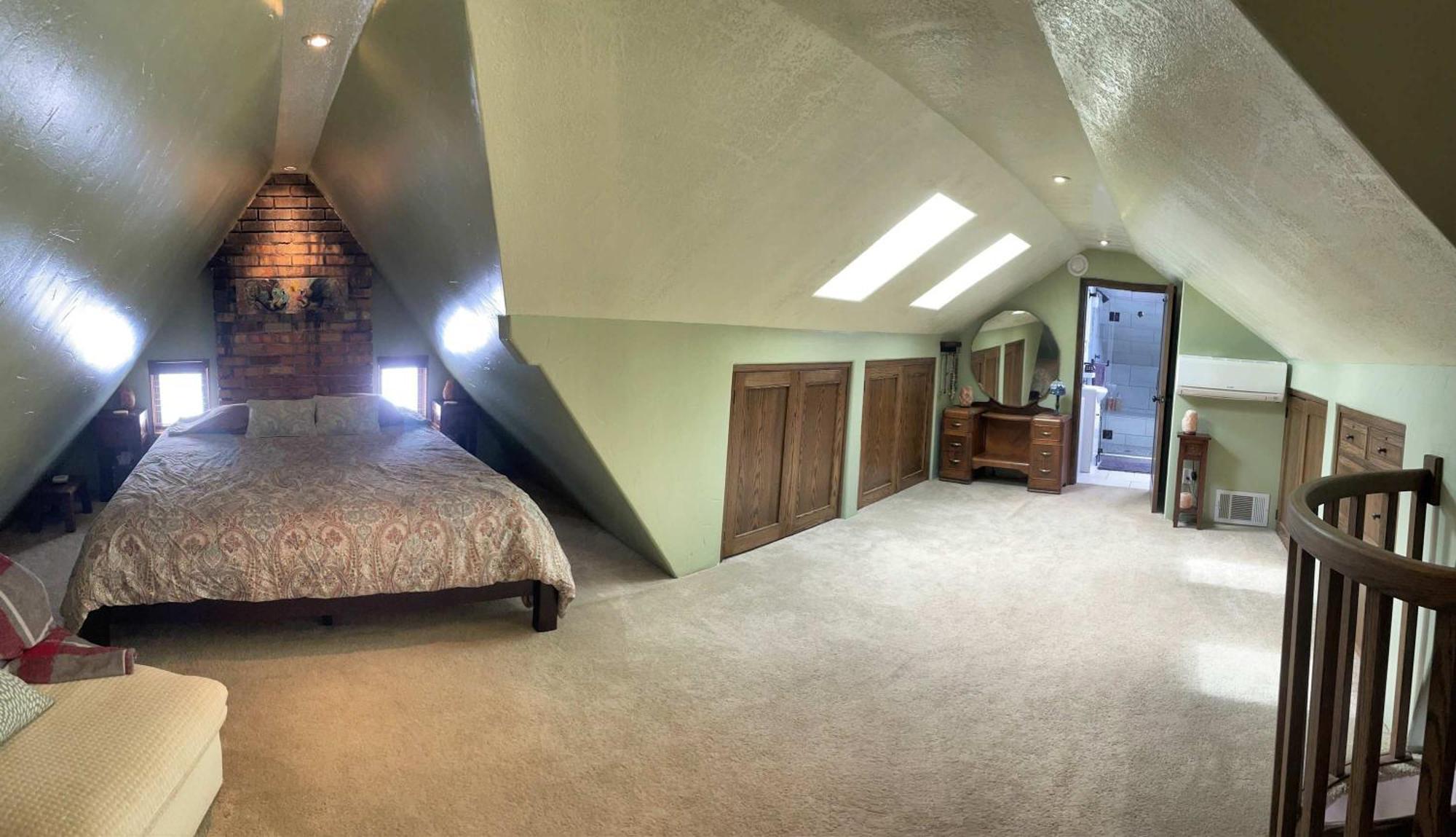 6-bedroom Tudor In The Downtown Historic District