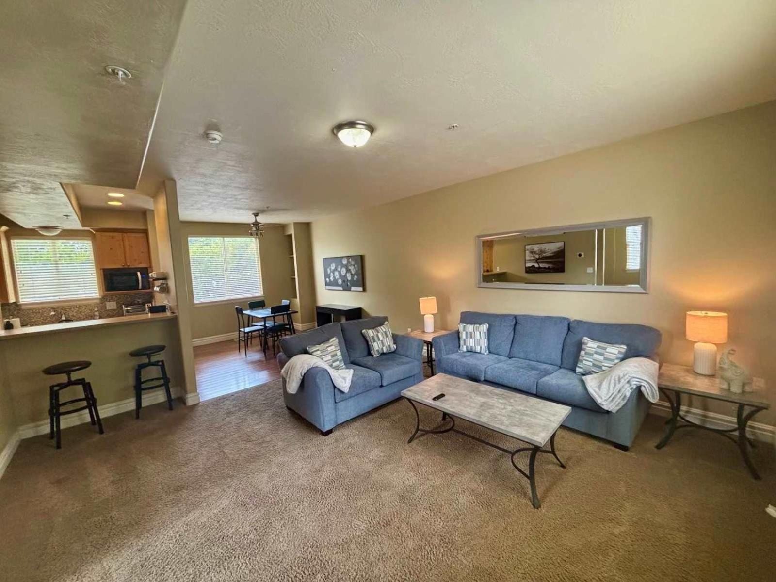 Holiday home Modern Townhome Near The Center Of The *