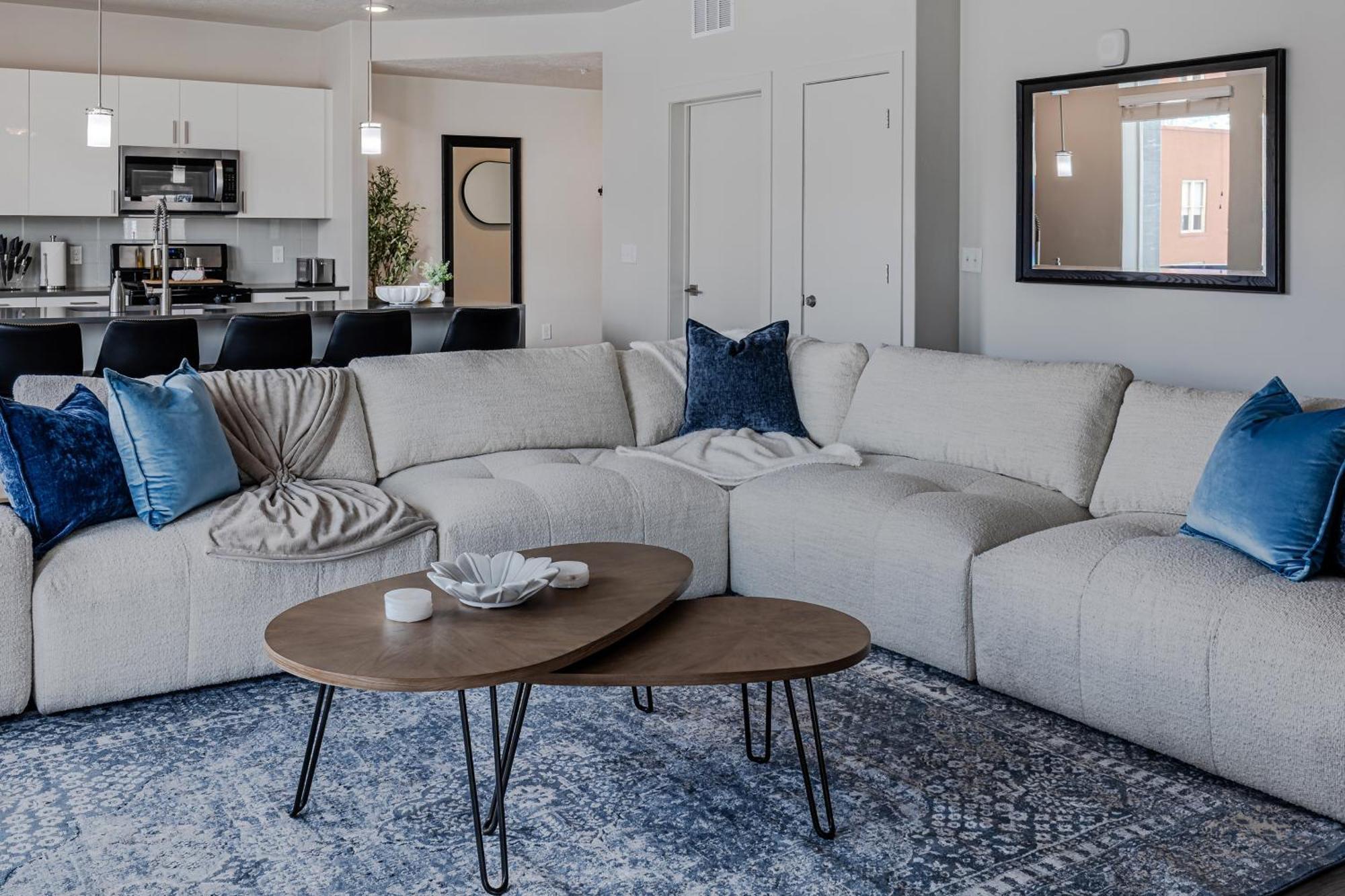 Convention Ctr-spacious 2br 2ba-spa,pool,gym,pkg * Salt Lake City