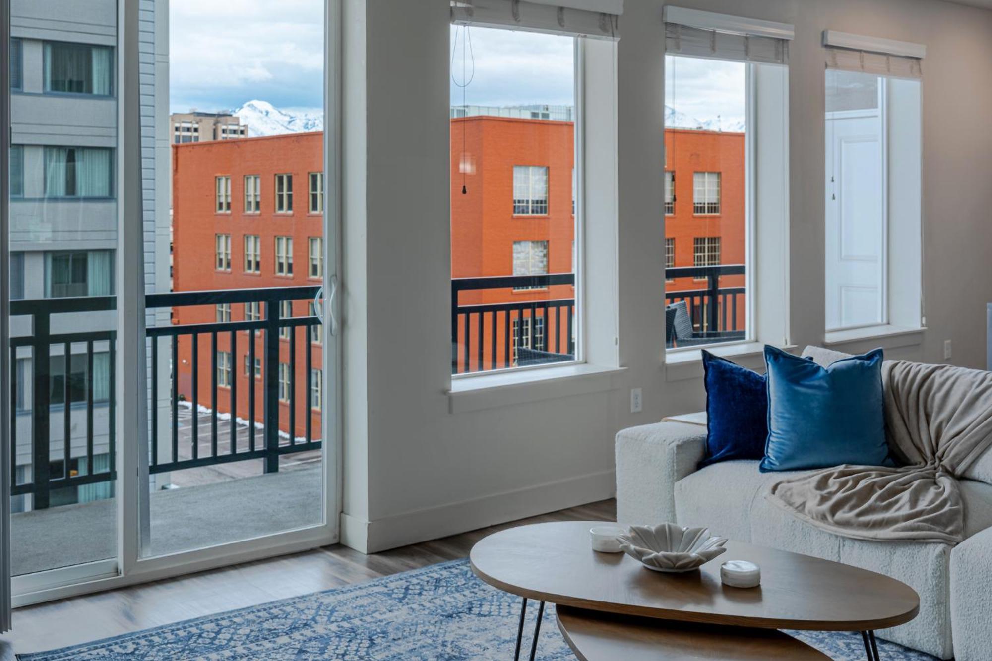 Convention Ctr-spacious 2br 2ba-spa,pool,gym,pkg Salt Lake City