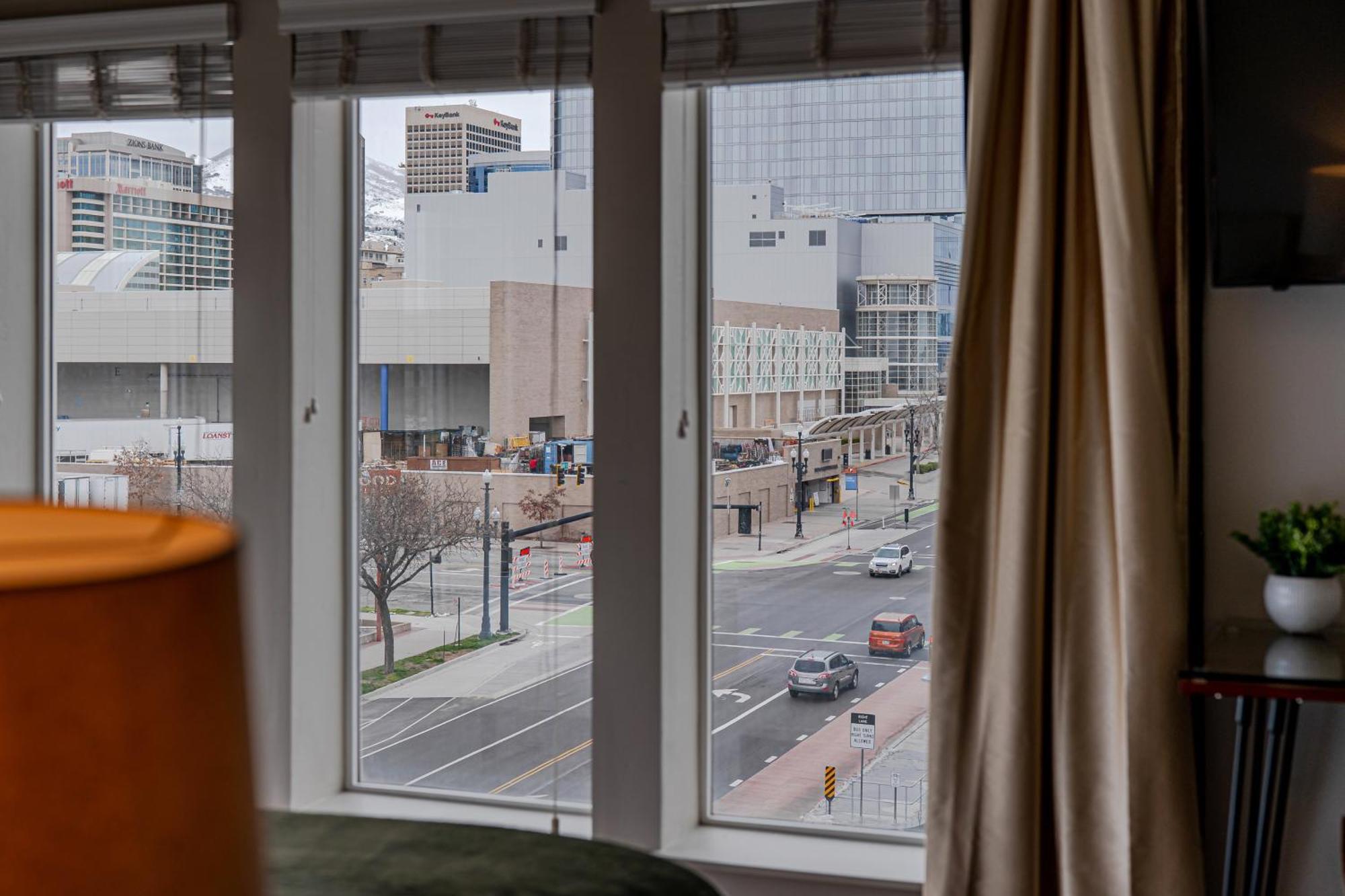 Convention Ctr-spacious 2br 2ba-spa,pool,gym,pkg * Salt Lake City