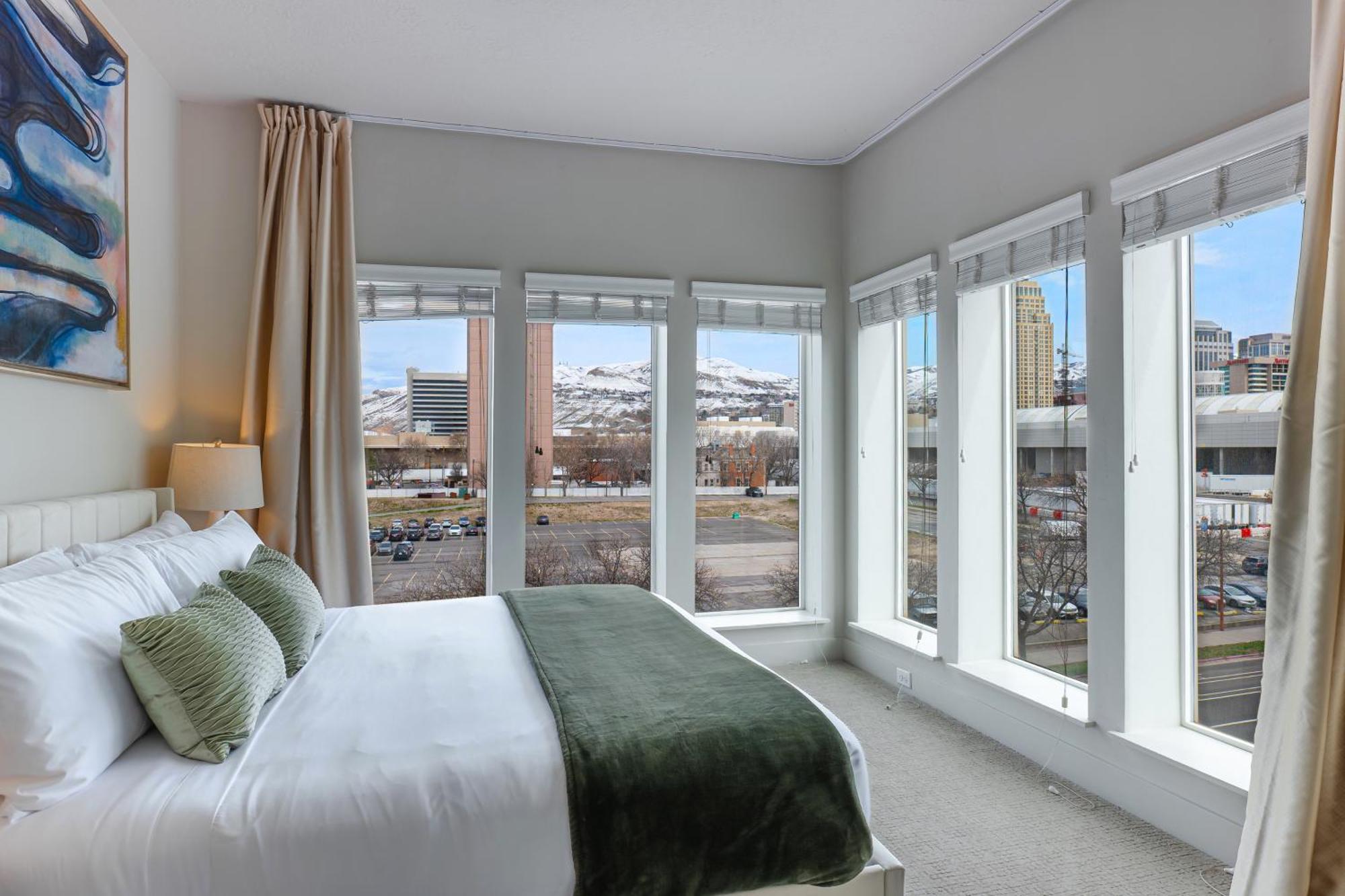 Convention Ctr-spacious 2br 2ba-spa,pool,gym,pkg Salt Lake City