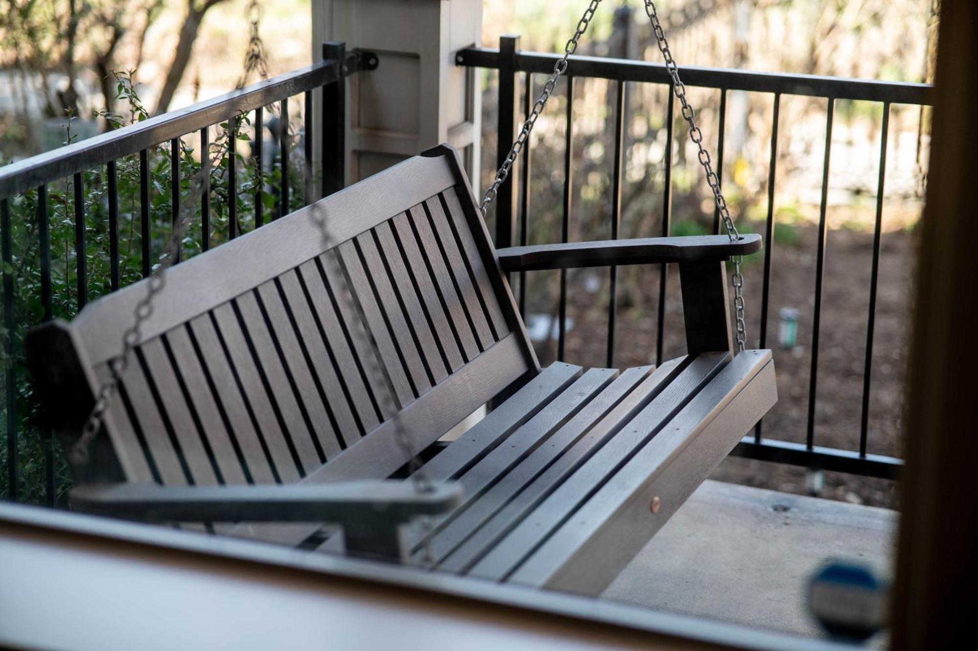 Luxury Downtown Retreat 4br W Hot Tub & Views *