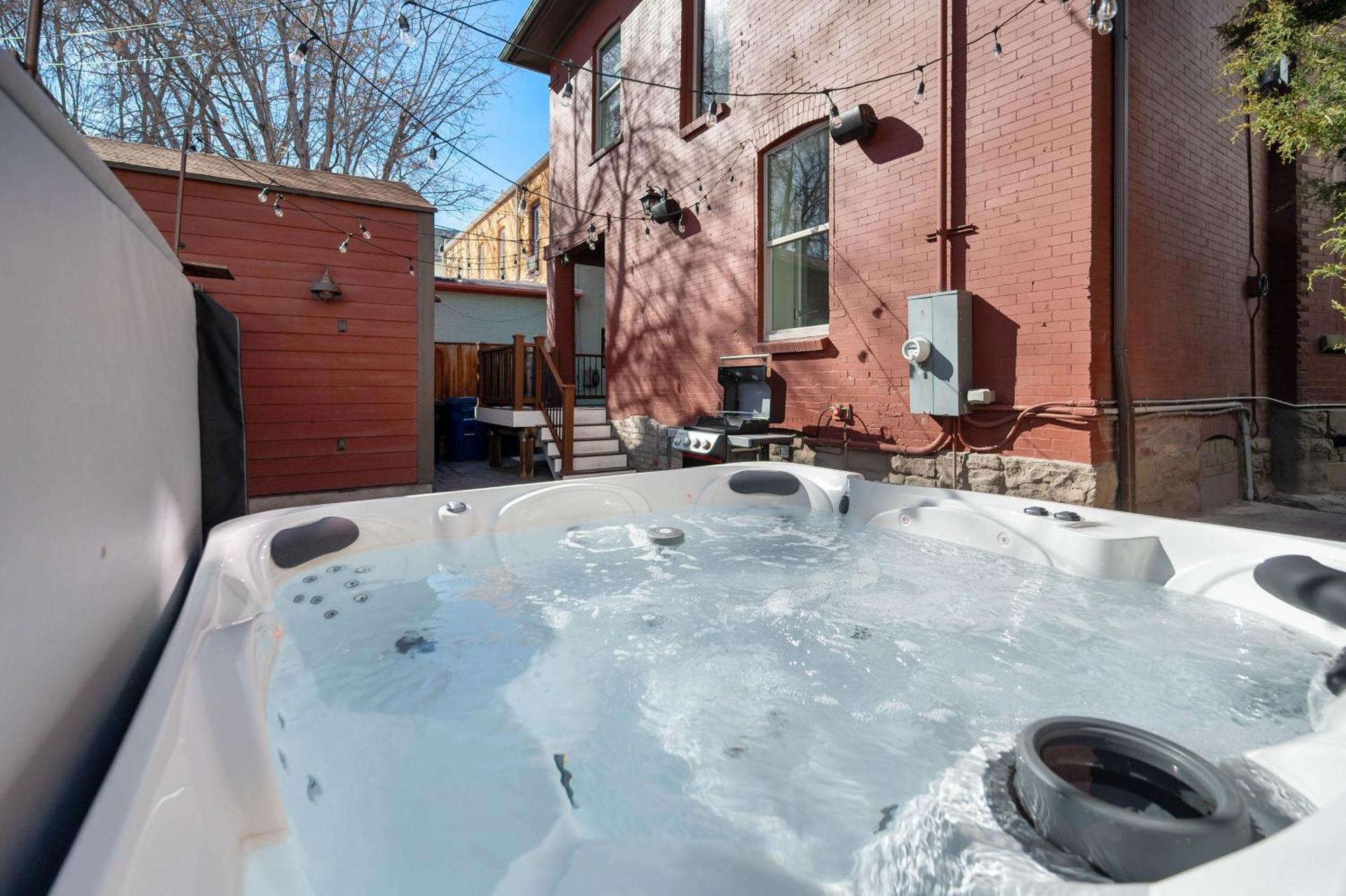 Holiday home Luxury Downtown Retreat 4br W Hot Tub & Views