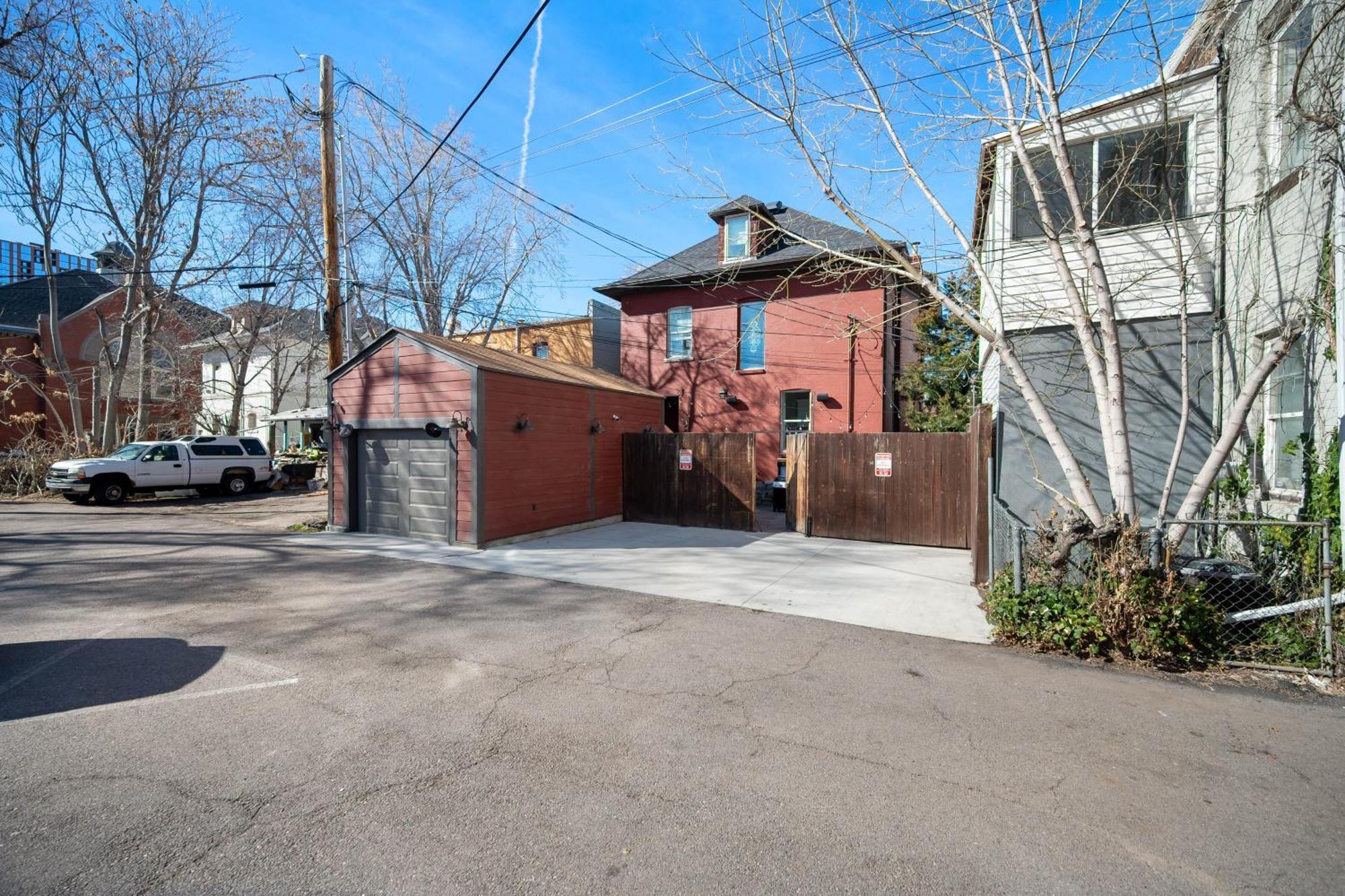Luxury Downtown Retreat 4br W Hot Tub & Views *