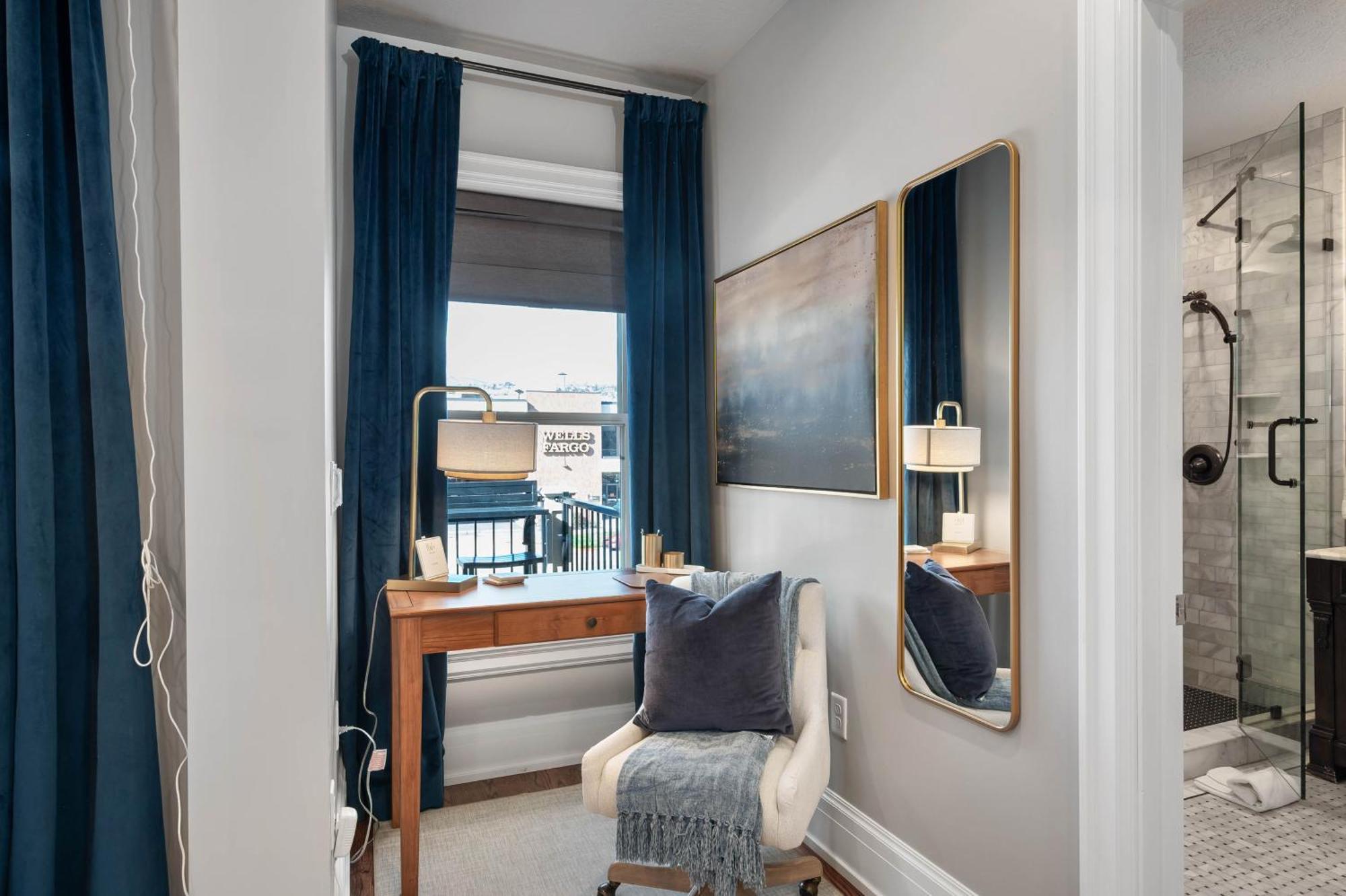 Luxury Downtown Retreat 4br W Hot Tub & Views *