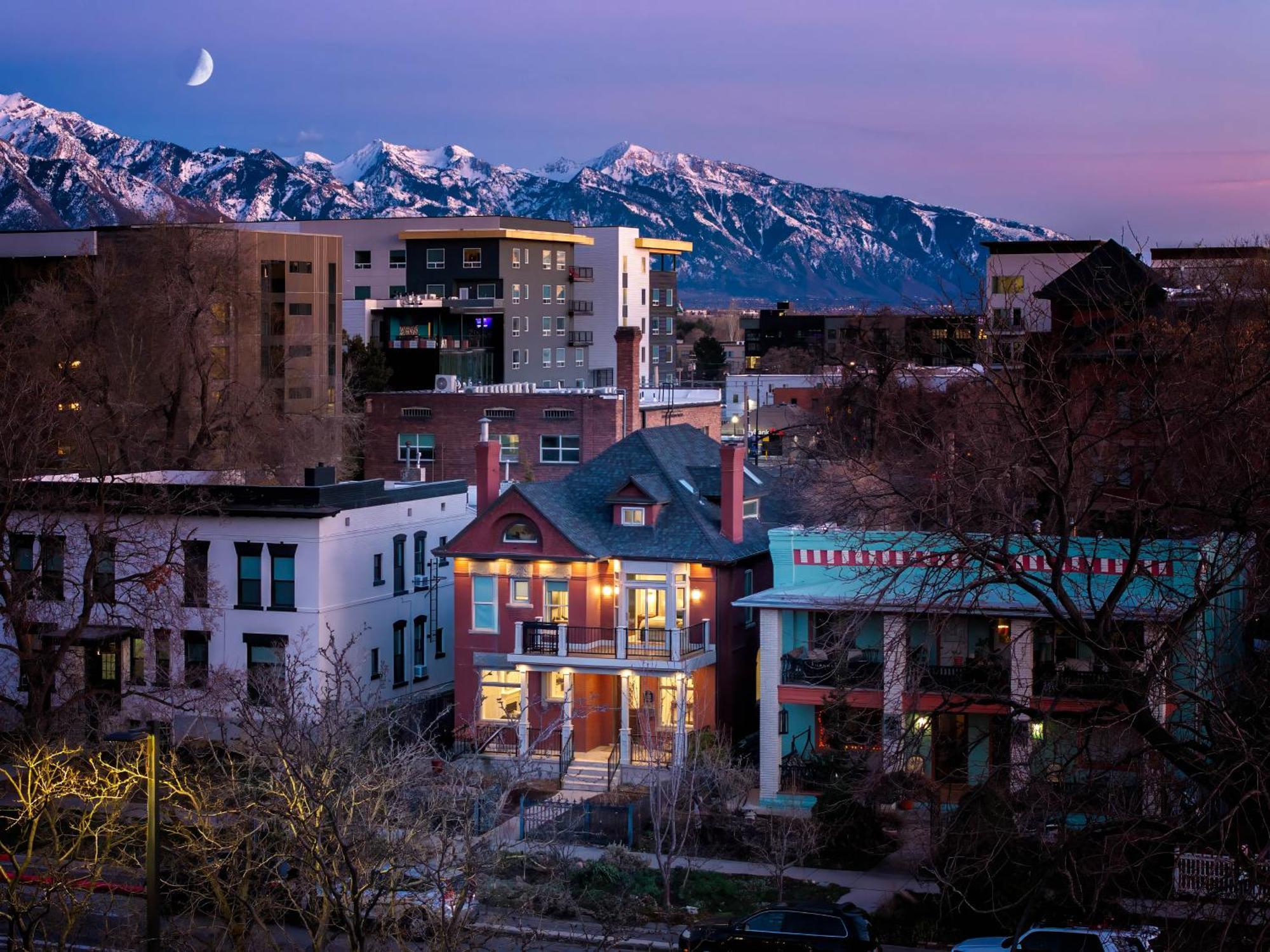 Luxury Downtown Retreat 4br W Hot Tub & Views Salt Lake City