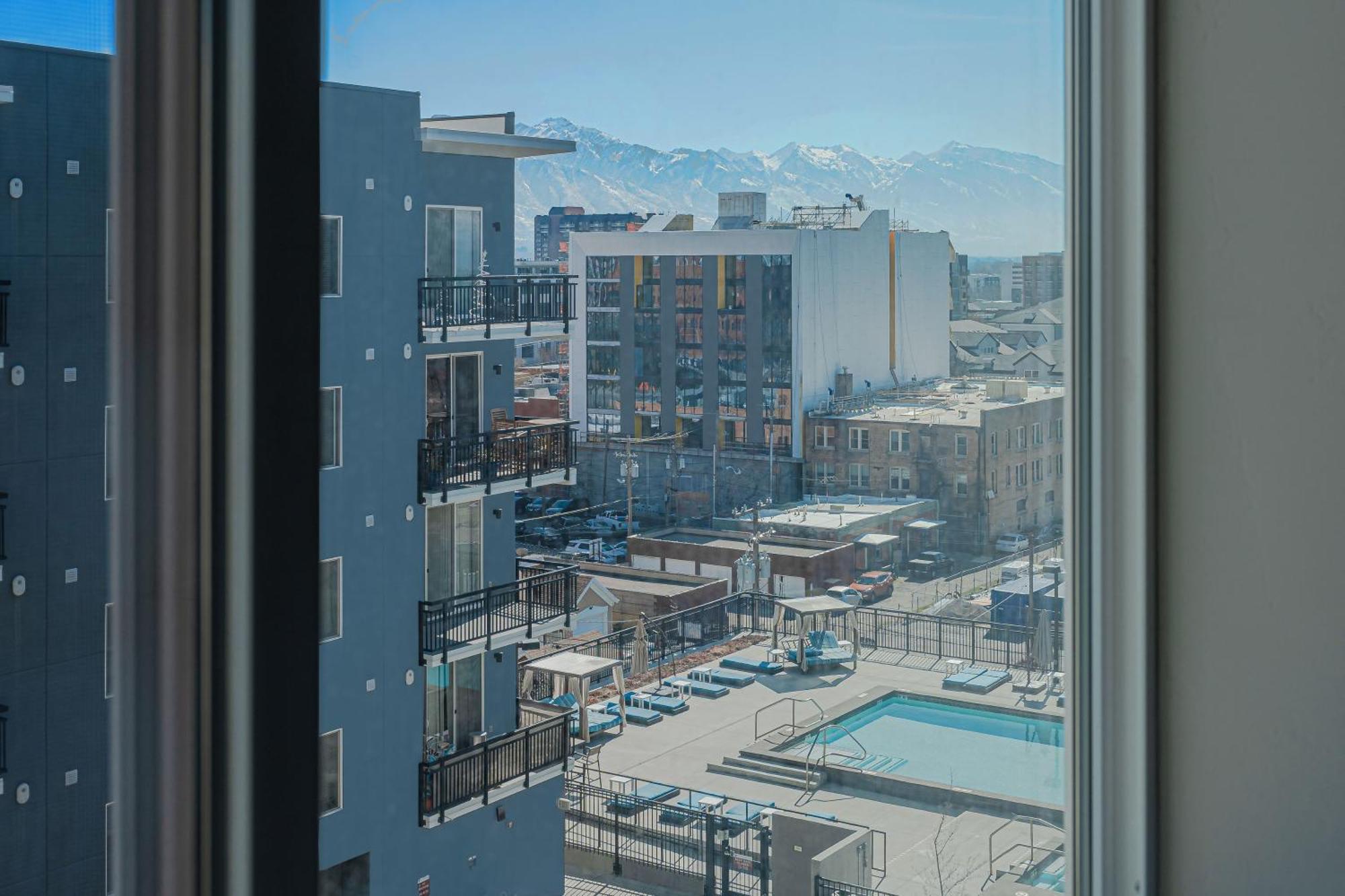 Apartment Convention Center Lux - 2br 2ba - Pool Gym Hottub Salt Lake City