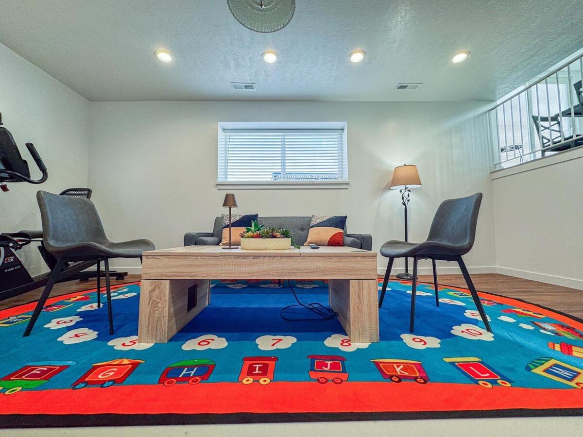 Large Centrally Located Near Airport And Dt Slc